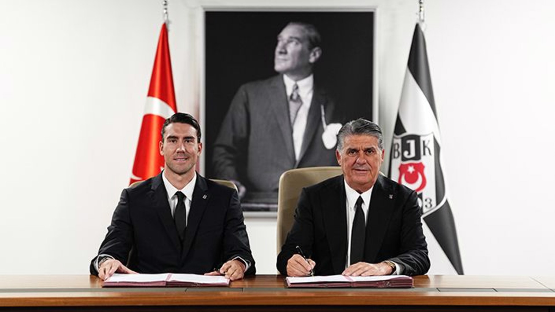 Beşiktaş'ın üçüncü Sırp oyuncusu Vlahovic