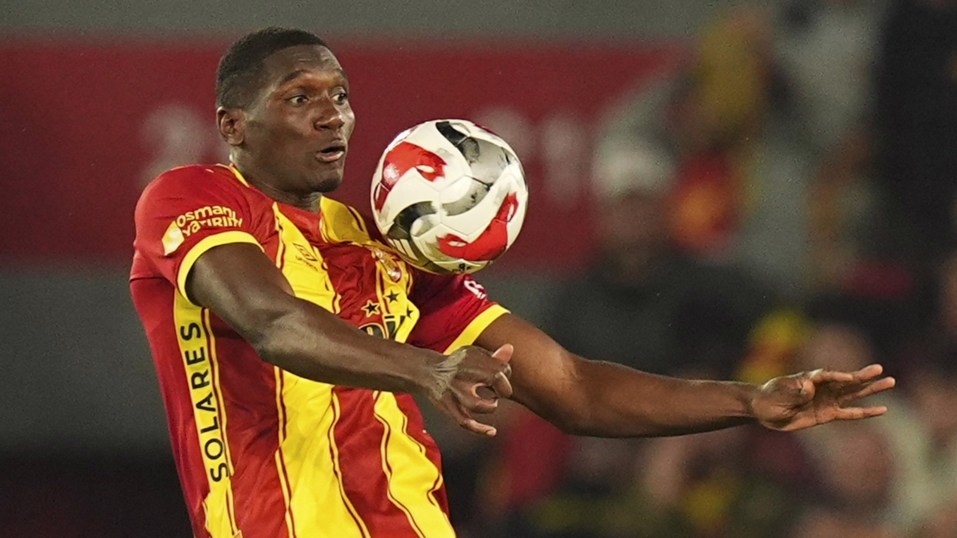 Göztepe'de Heliton ile yollar ayrıldı