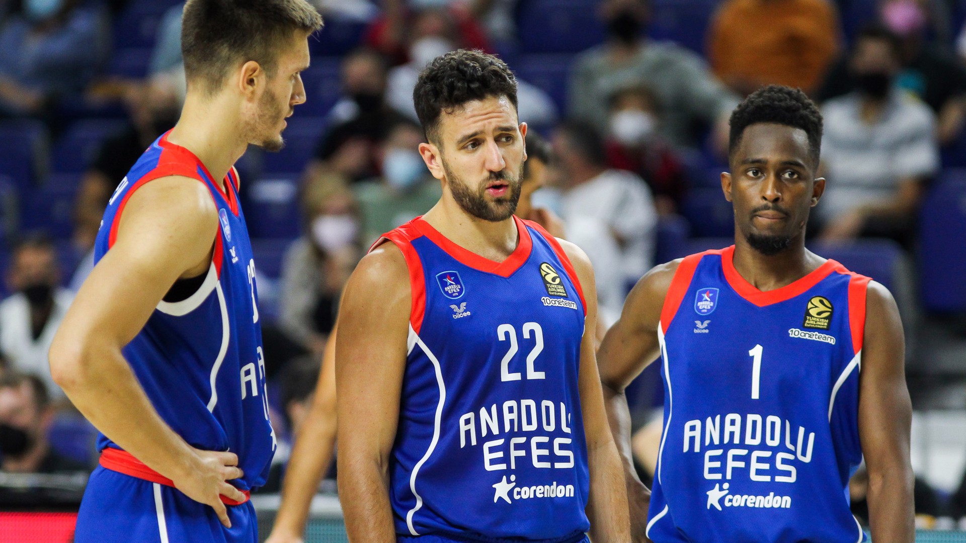 A.Efes, Milano deplasmanında
