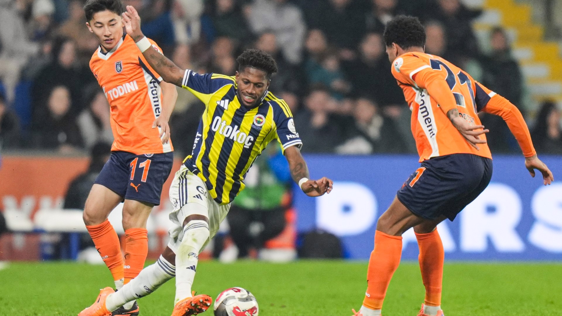 Fenerbahçe, Başakşehir'i ağırlıyor