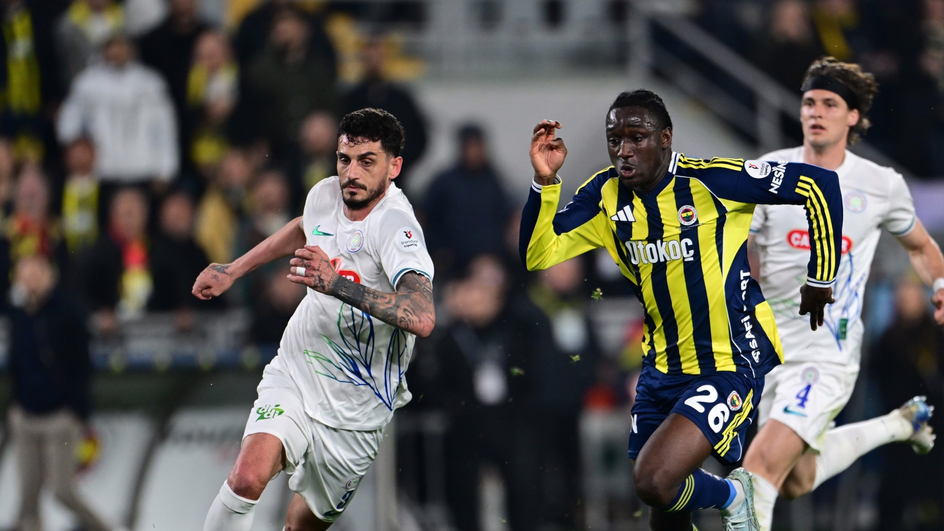 Fenerbahçe, Rizespor ile berabere kaldı