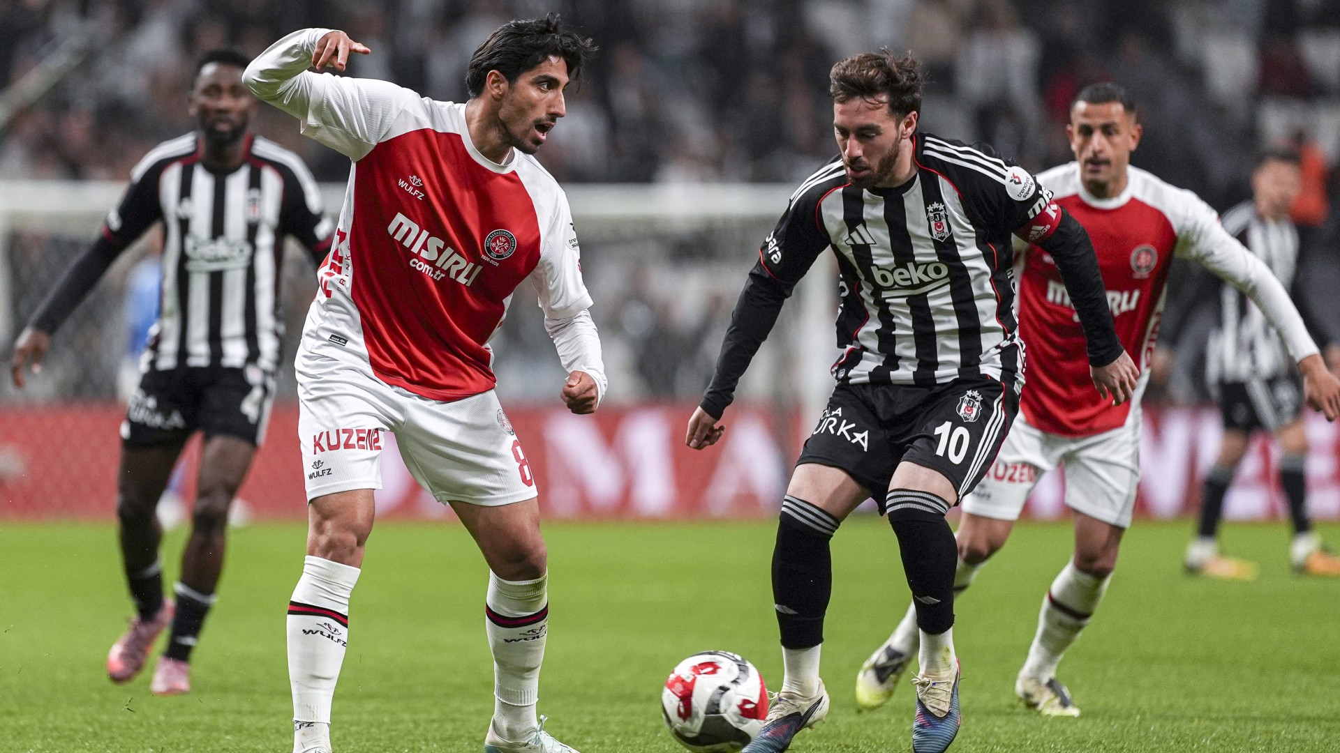 Yazarların Beşiktaş yorumları