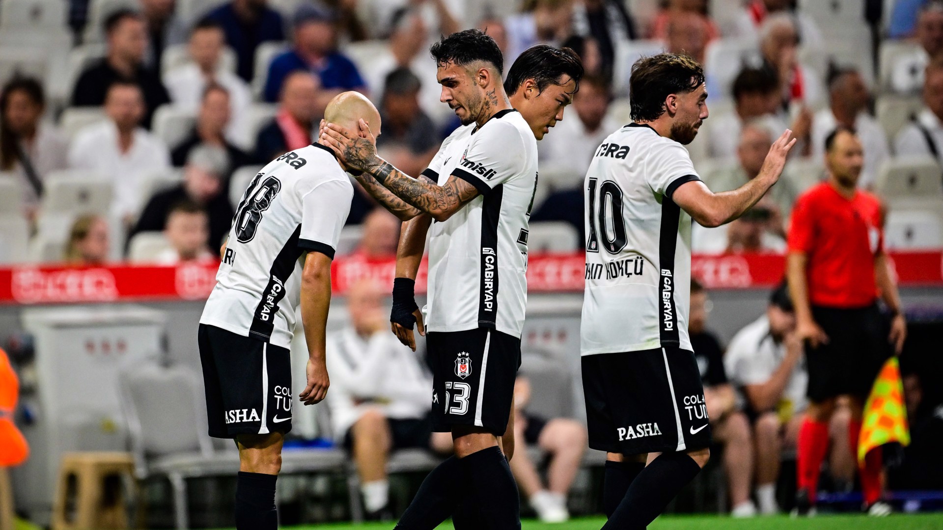 Yazarların Beşiktaş yorumları