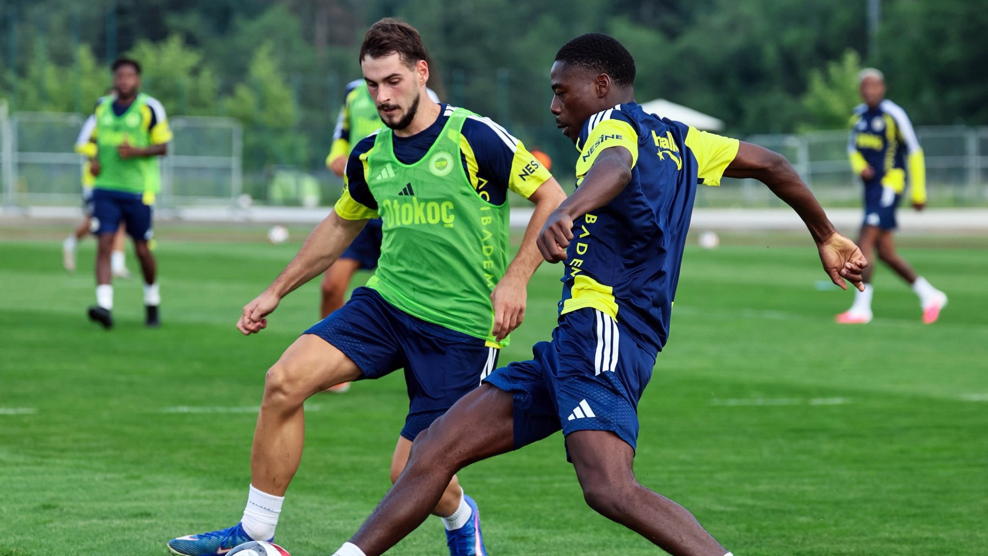 Fenerbahçe hazırlıklarını sürdürdü