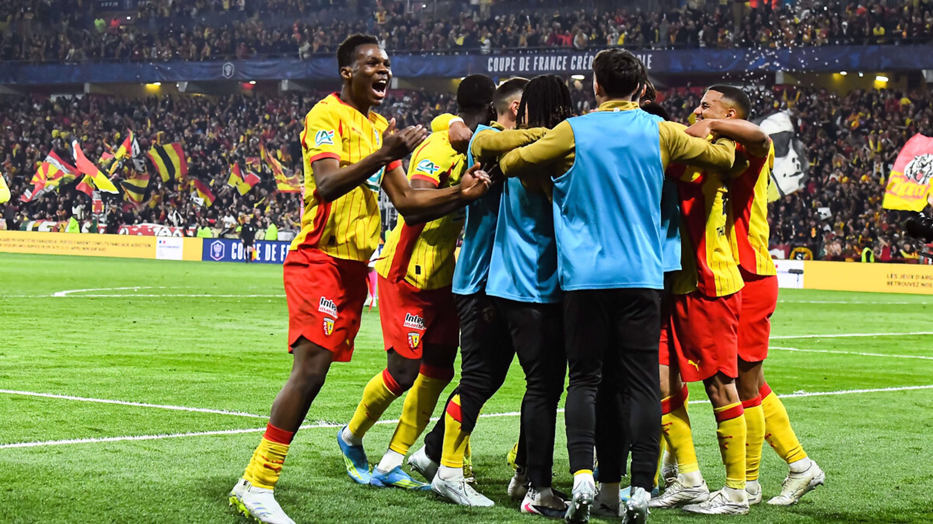 Lens, kupada mutlu sona ulaştı