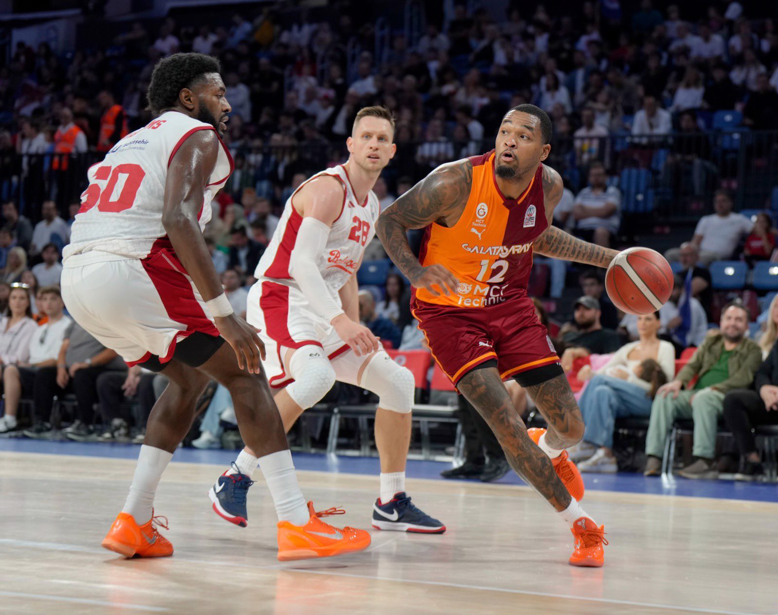 Galatasaray, Bahçeşehir mağlubiyetiyle başladı