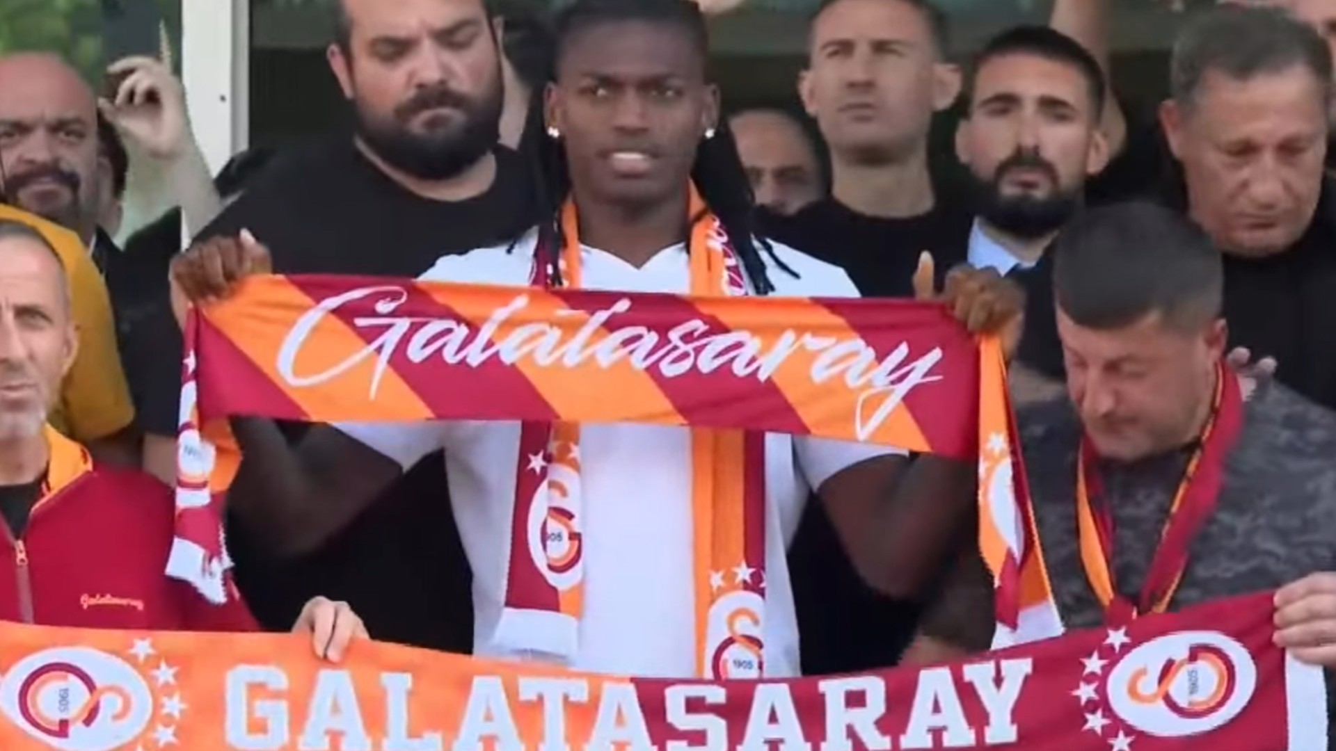 Leao, Galatasaray için İstanbul'da