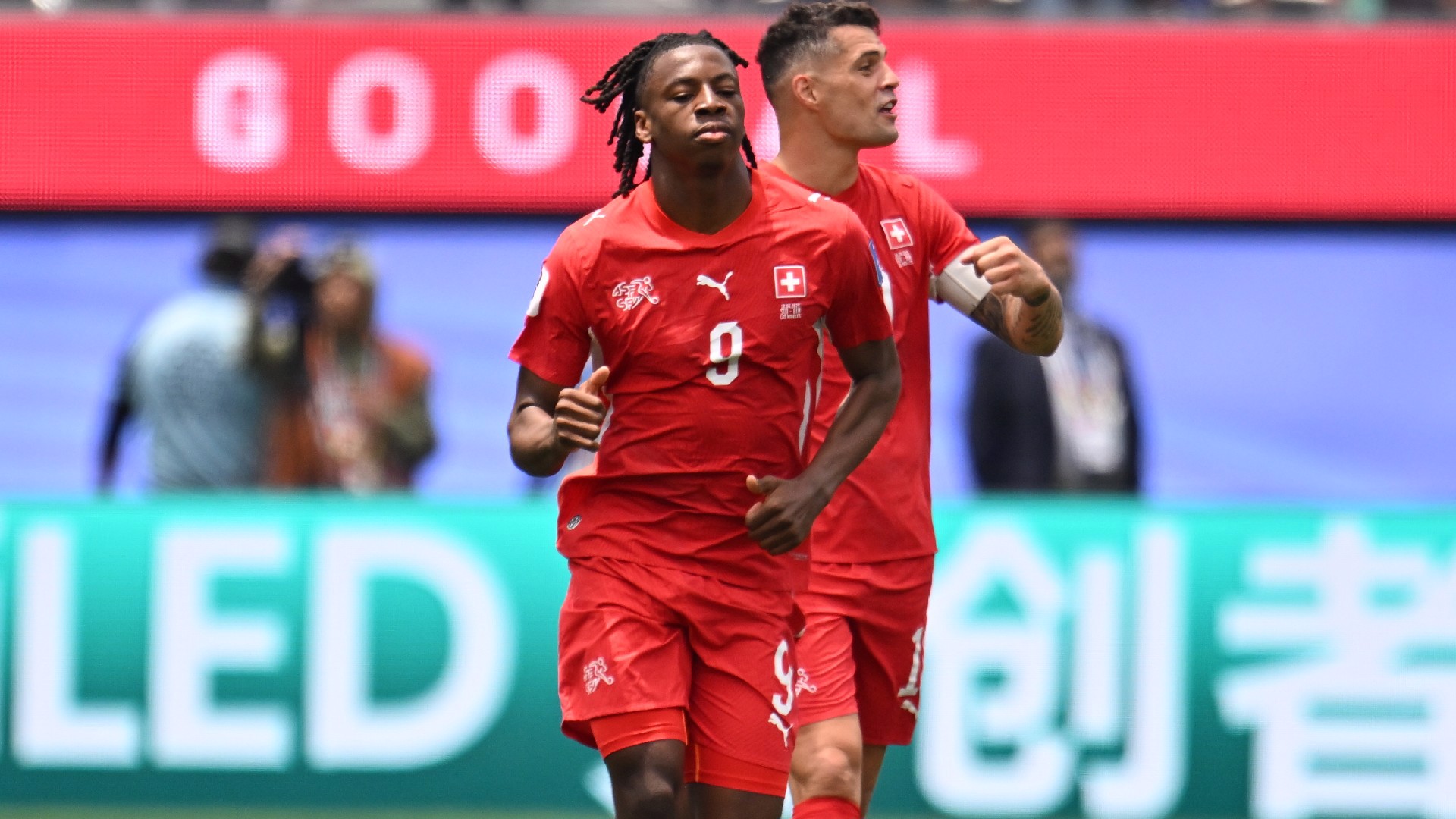 İsviçre, Bosna'yı 4 golle geçti