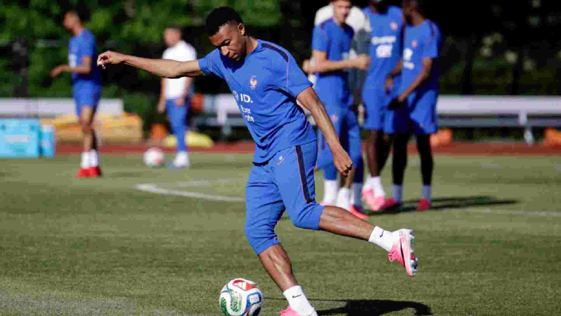Mbappé souligne la richesse offensive des Bleus