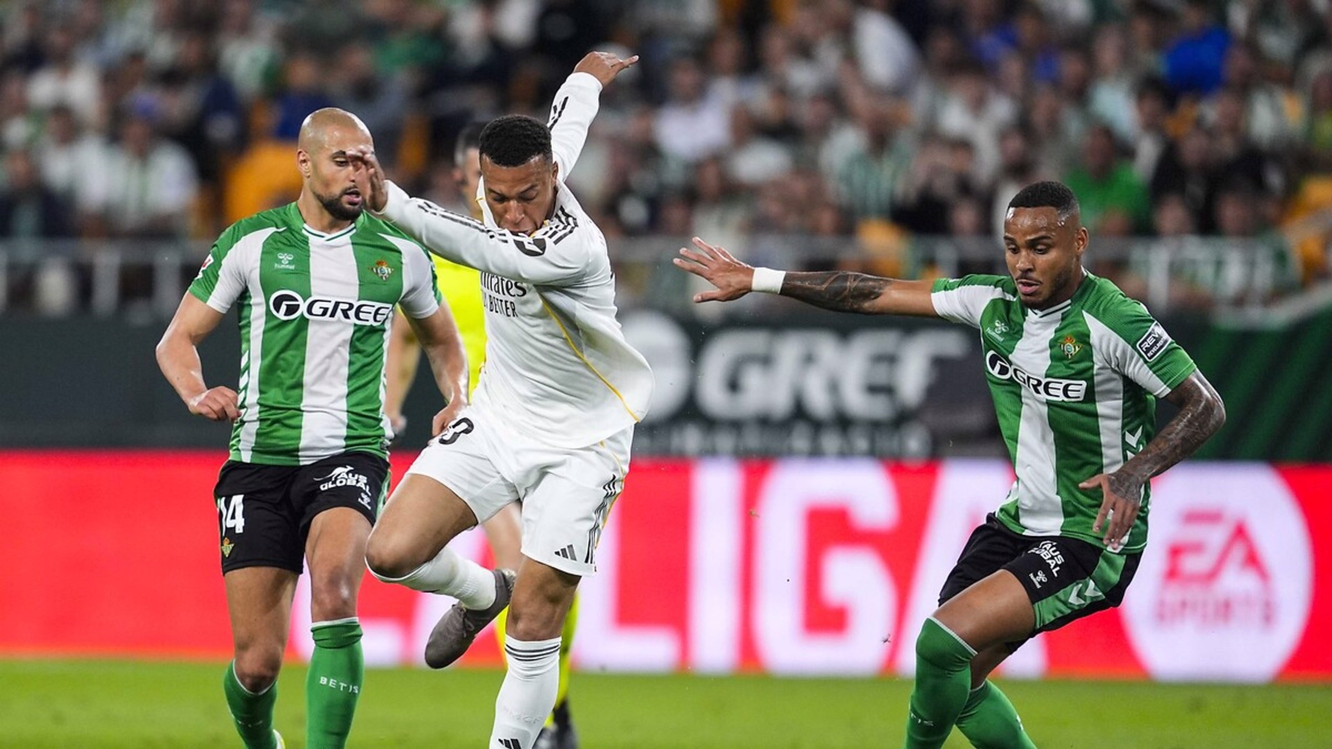 Real Madrid 1 puana razı