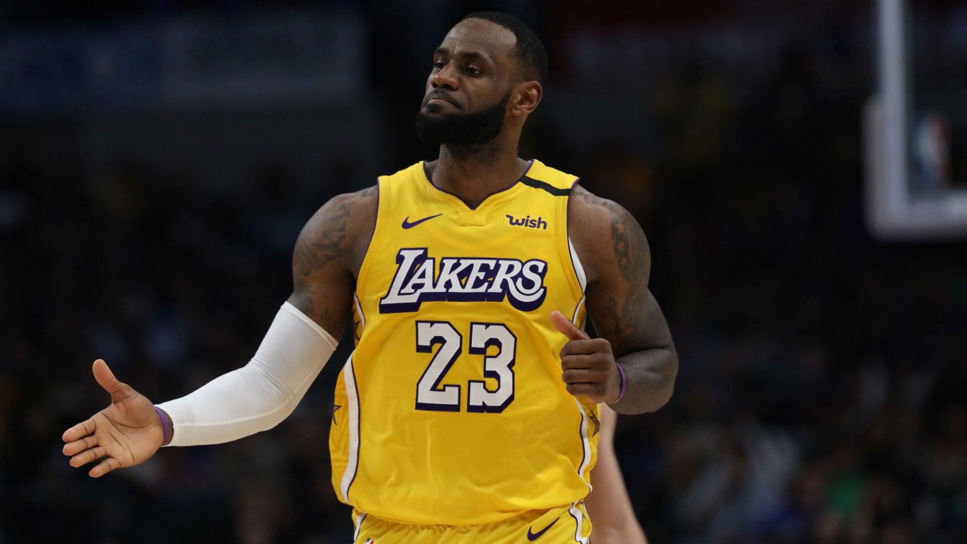 LeBron James'ten tarihe bir imza daha
