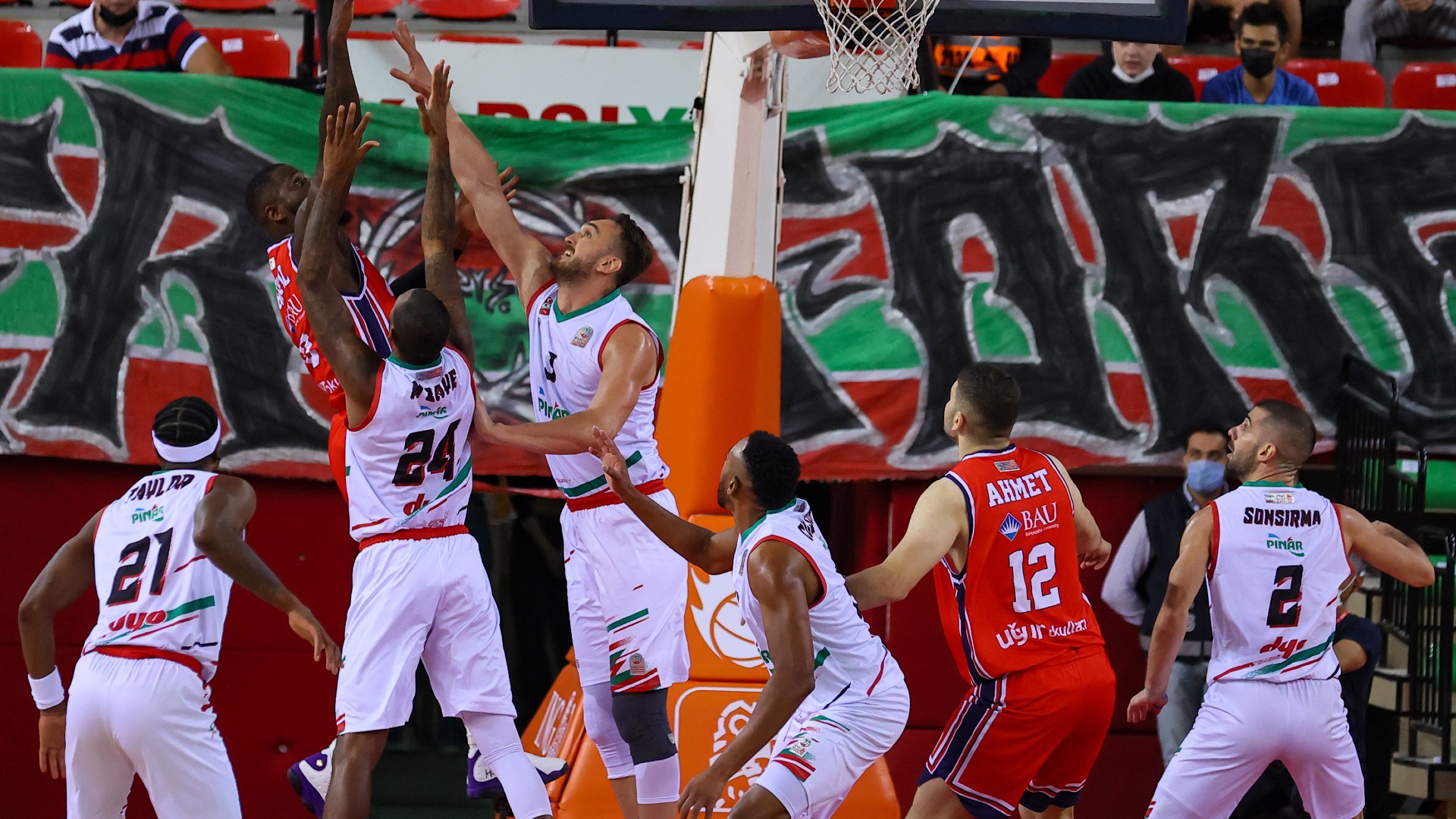 Karşıyaka 2'de 2 yaptı