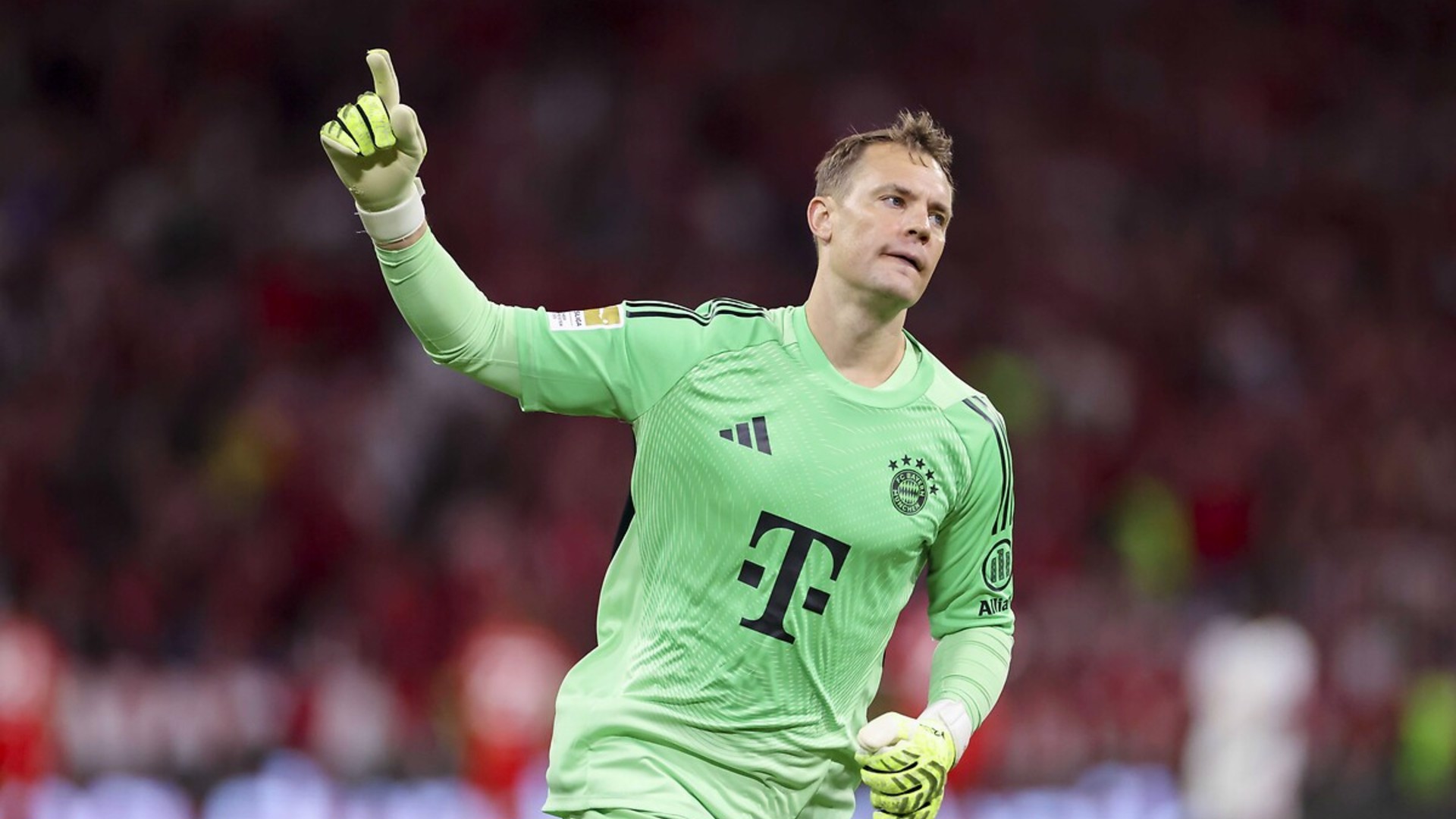 Bayern Münih, Manuel Neuer'in sözleşmesini uzattı