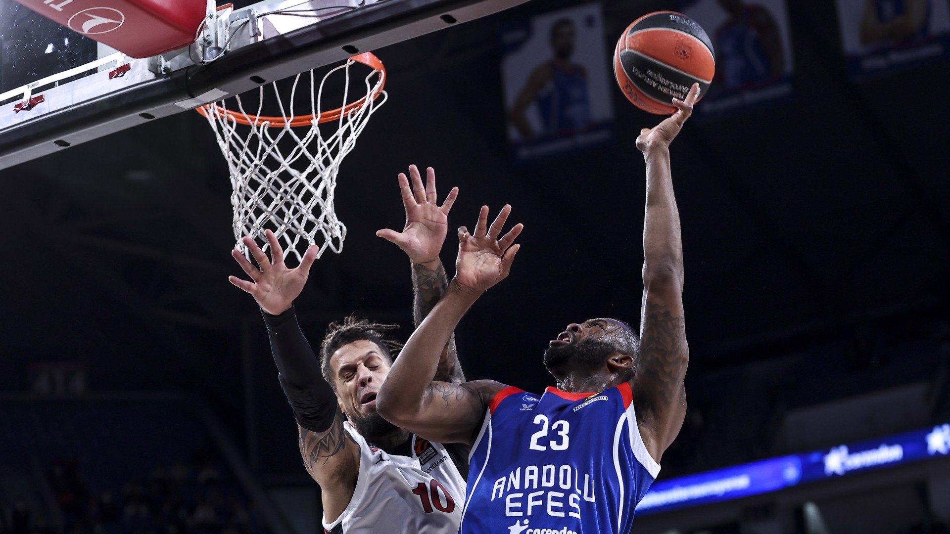 Anadolu Efes, CSKA'yı yakalayamadı