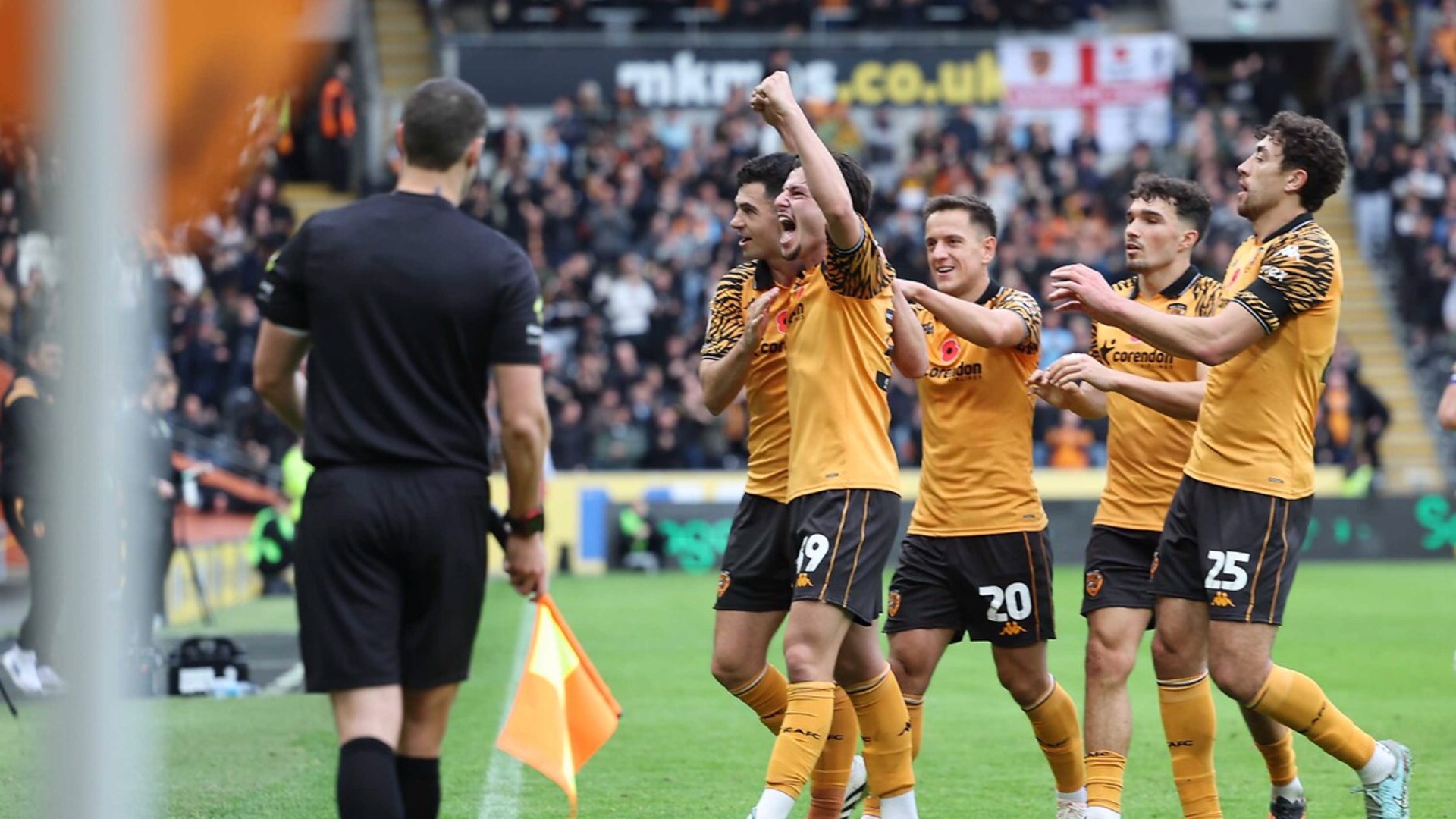 Hull City, play-off'a kaldı