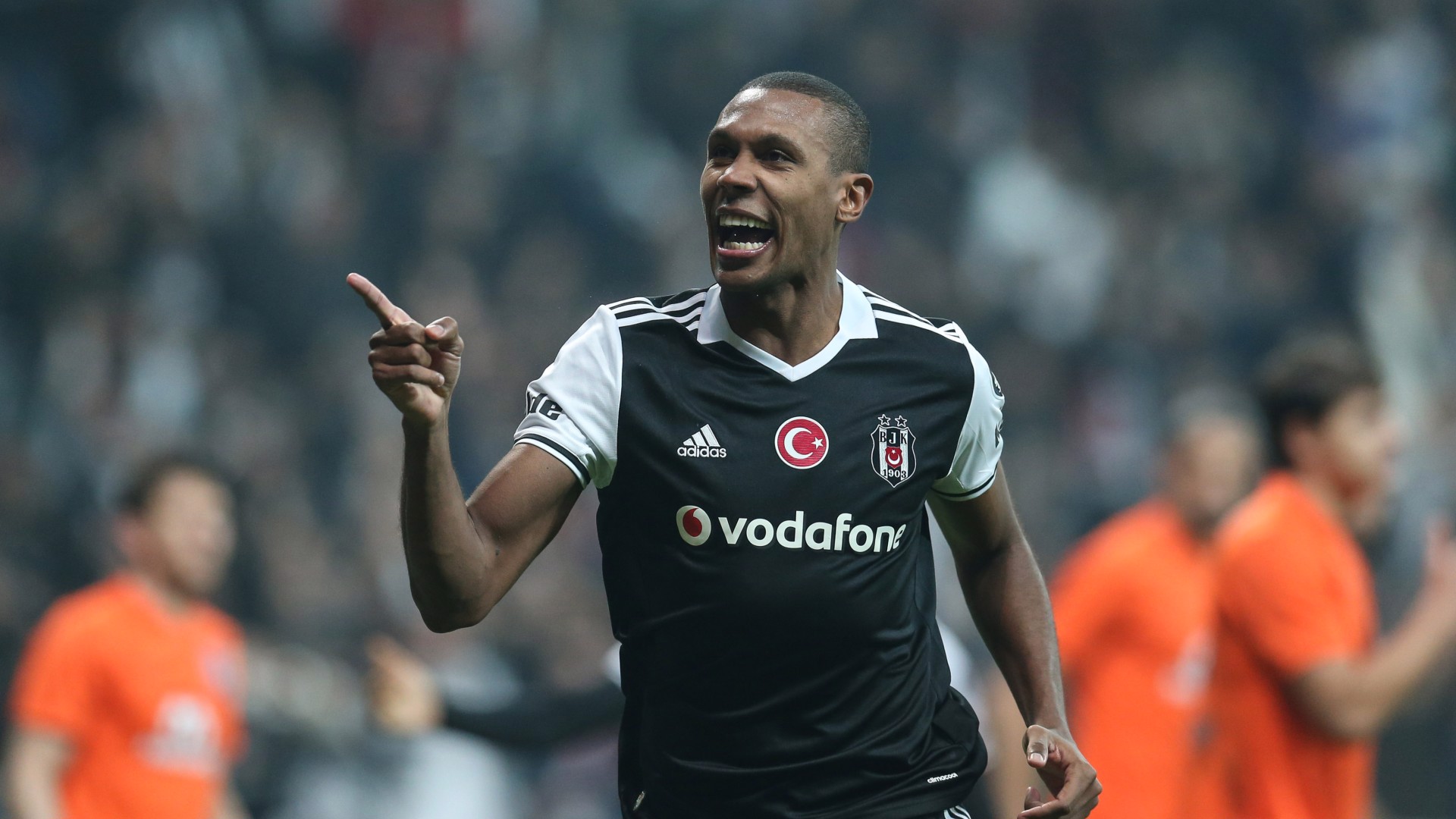 "Beşiktaş'ın kalbimde yeri bambaşkadır"