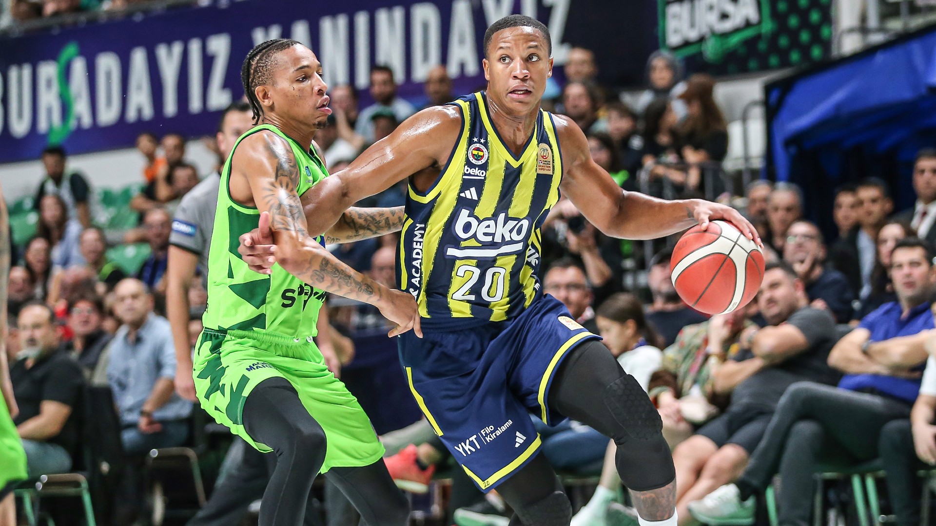 Fenerbahçe Beko kayıpla başladı