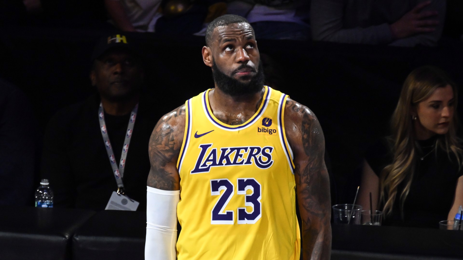 LeBron James 3-4 hafta yok