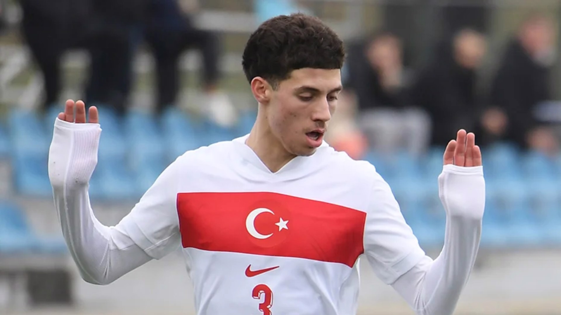 Vatan Özcan, Türkiye'yi seçti