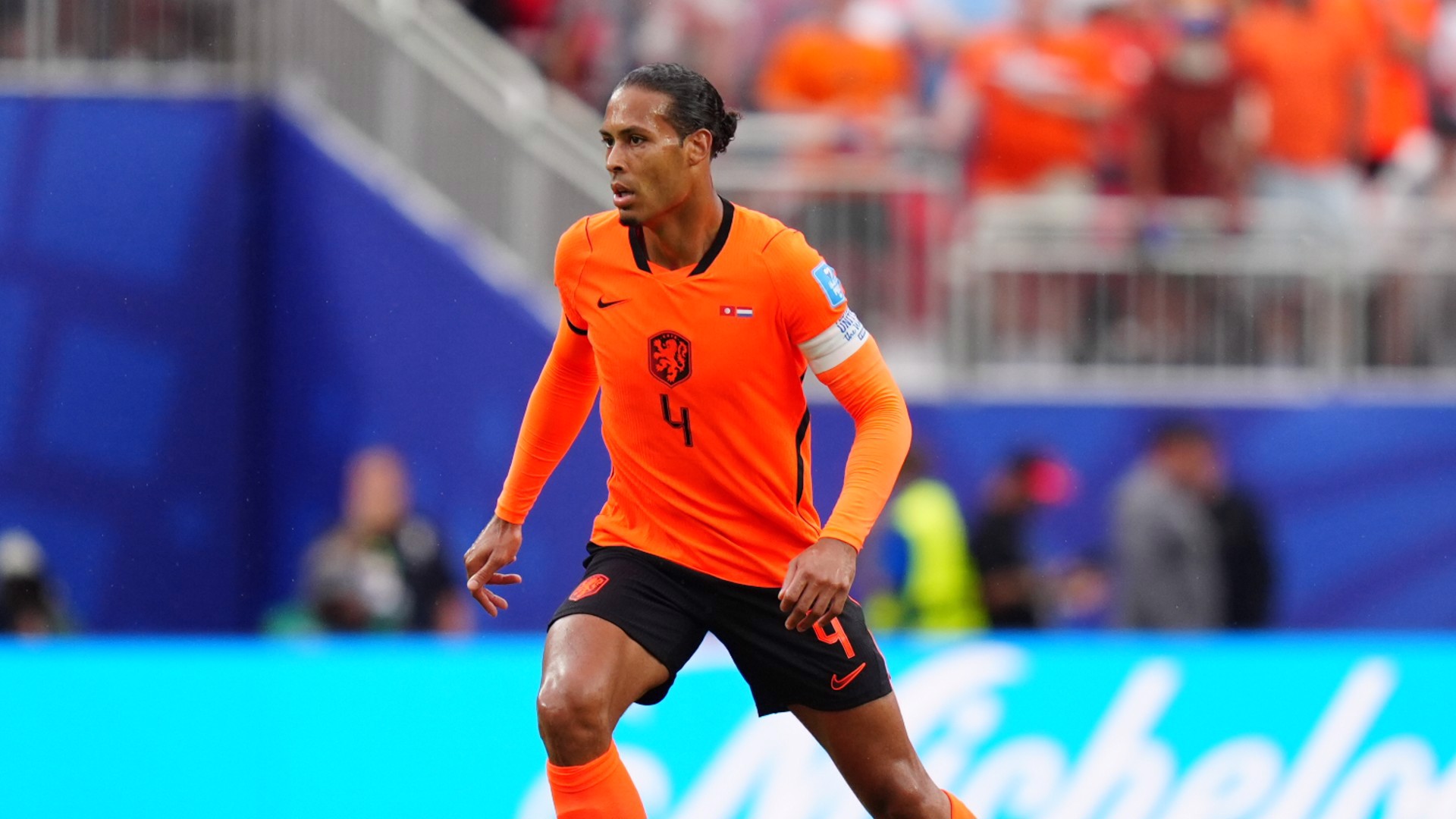 Van Dijk, Xavi ile görüşecek