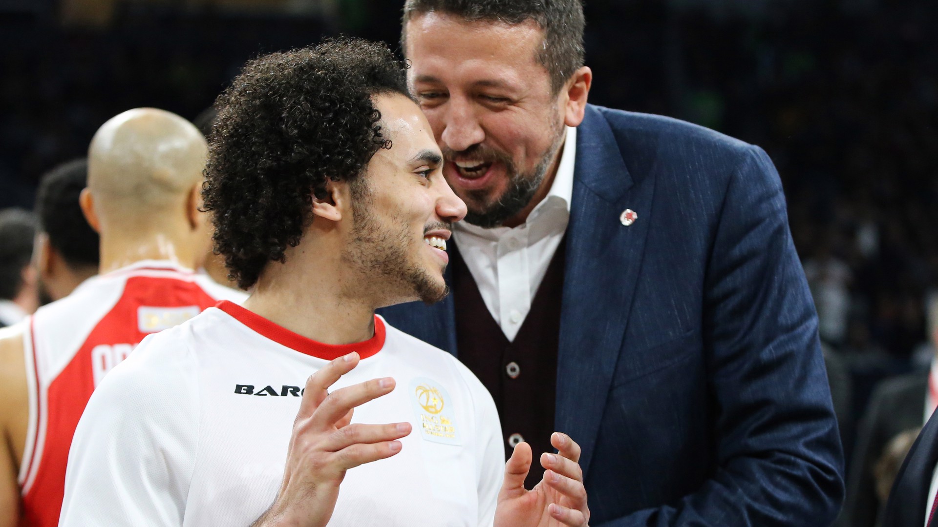 Ufuk Sarıca, Shane Larkin'in cevabını bekliyor