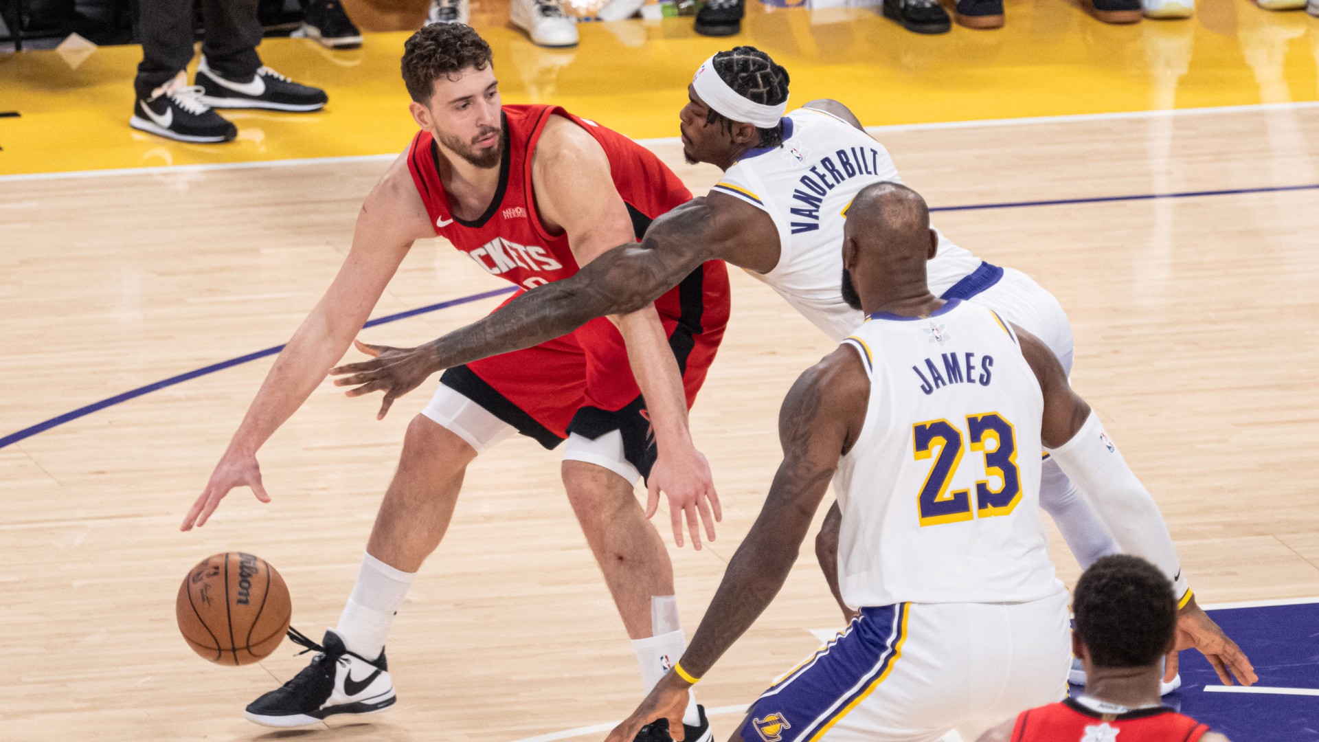Houston, Lakers'ı farklı devirdi