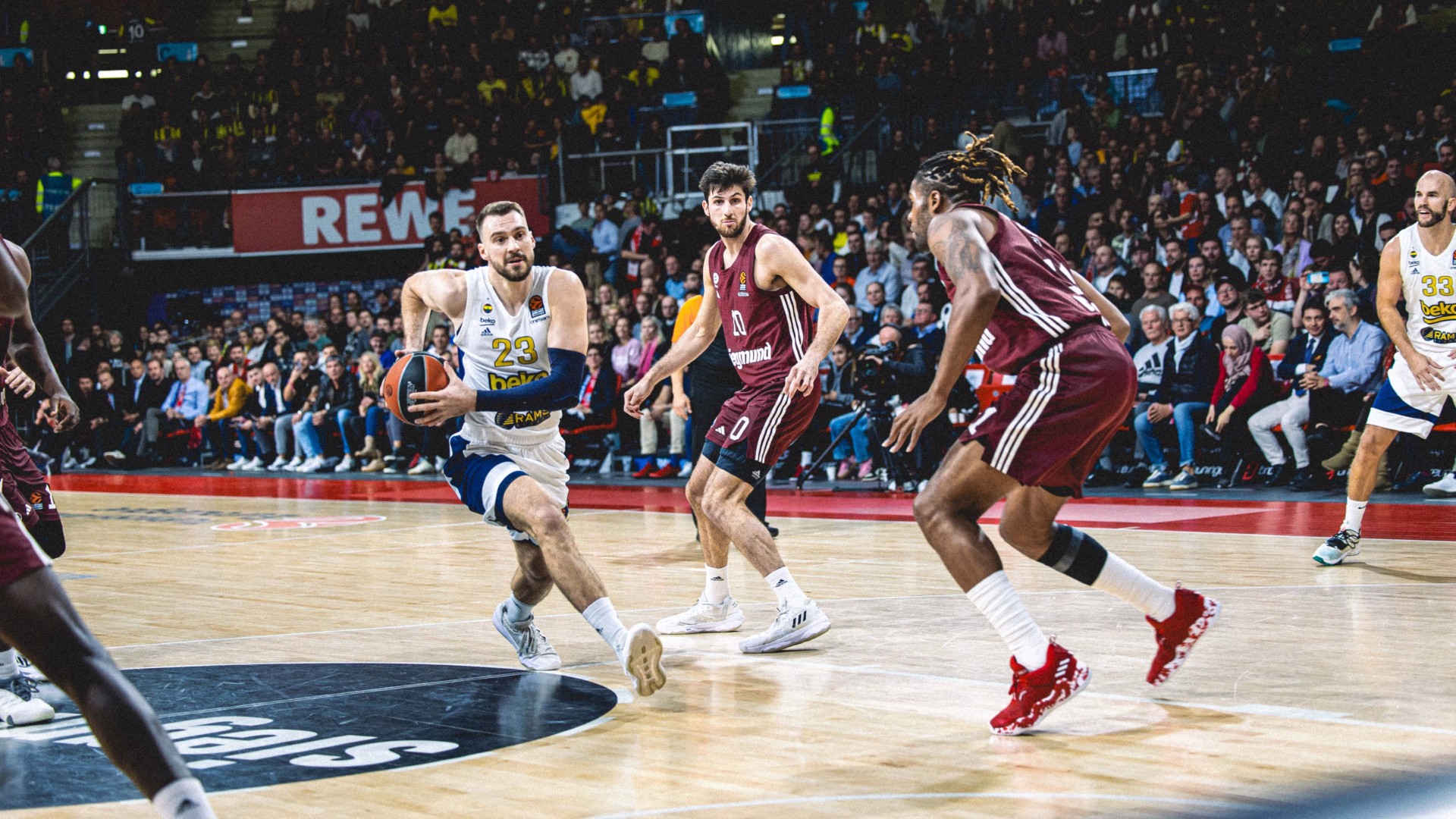 F.Bahçe Beko, Almanya'da galip