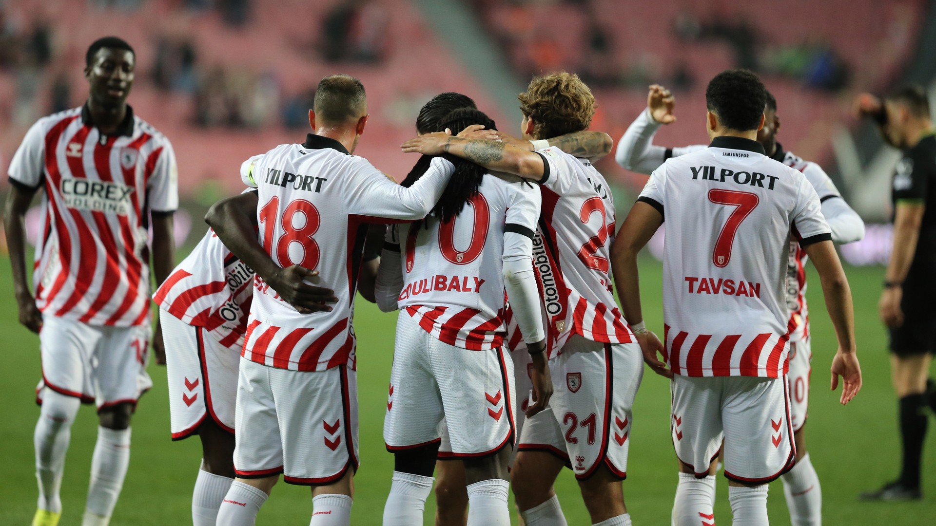 Samsunspor evinde galip
