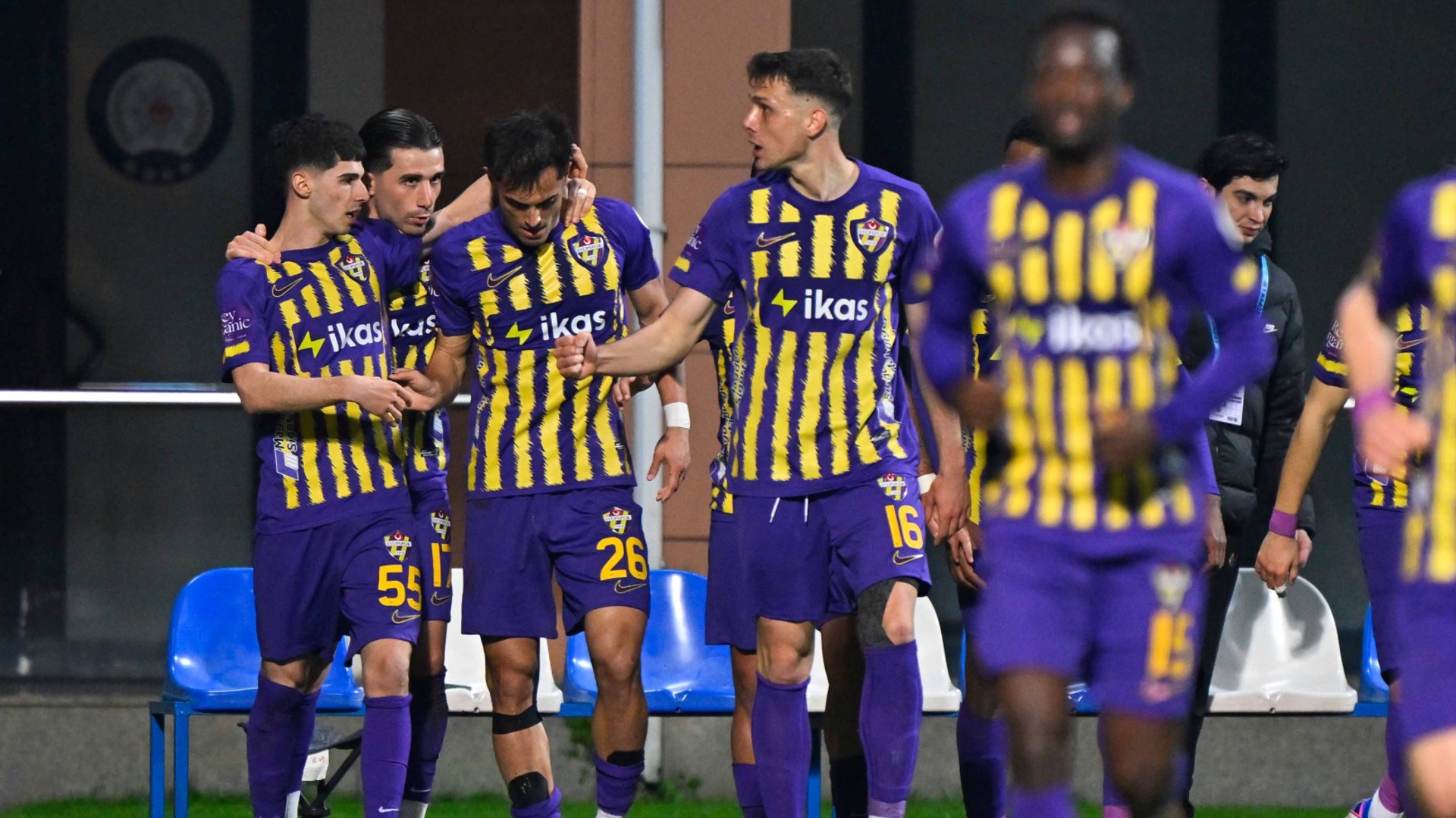 Eyüpspor, Süper Lig'e tutundu