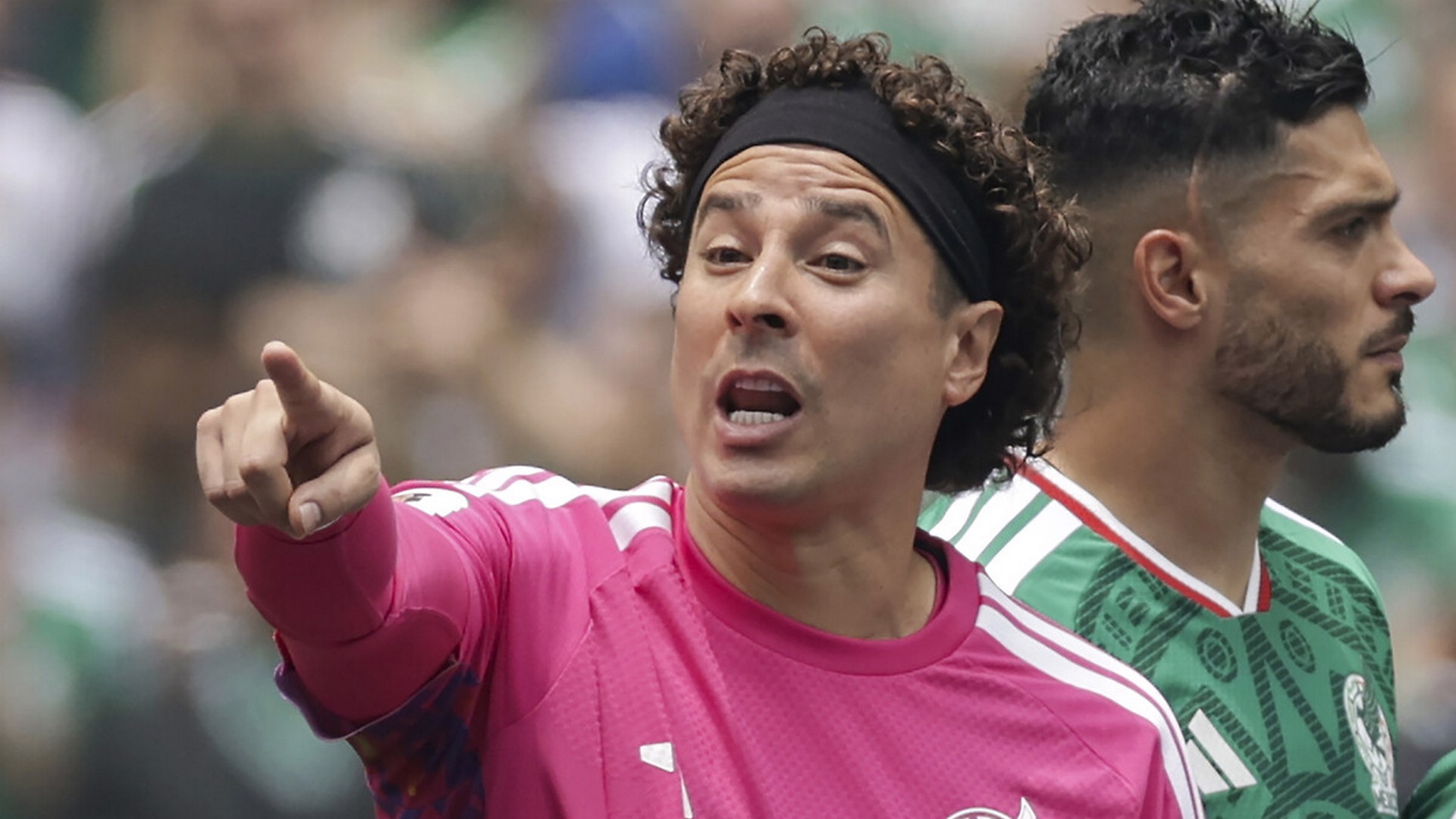 Guillermo Ochoa futbolu bırakıyor
