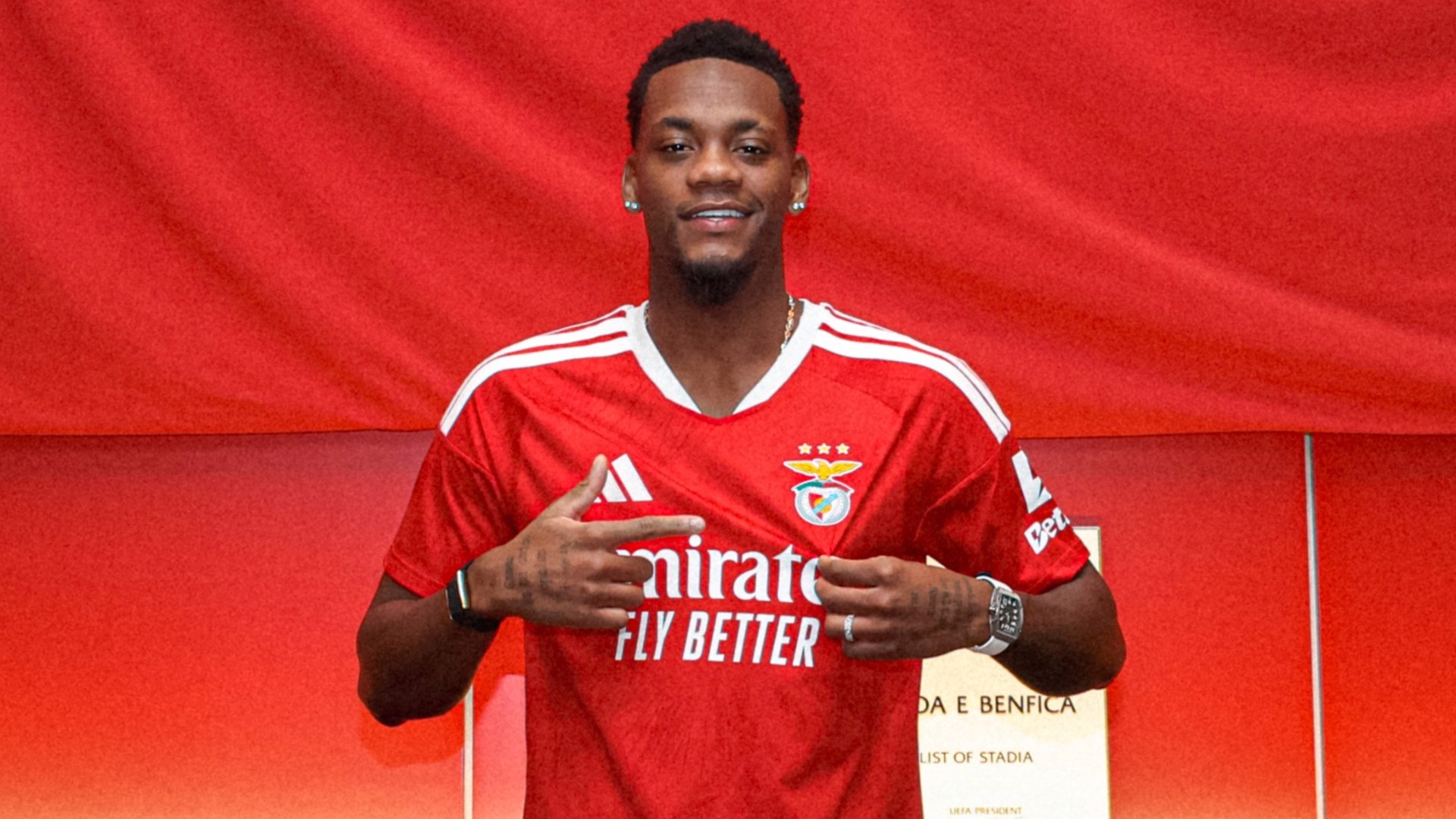 Jhon Duran, Benfica'da