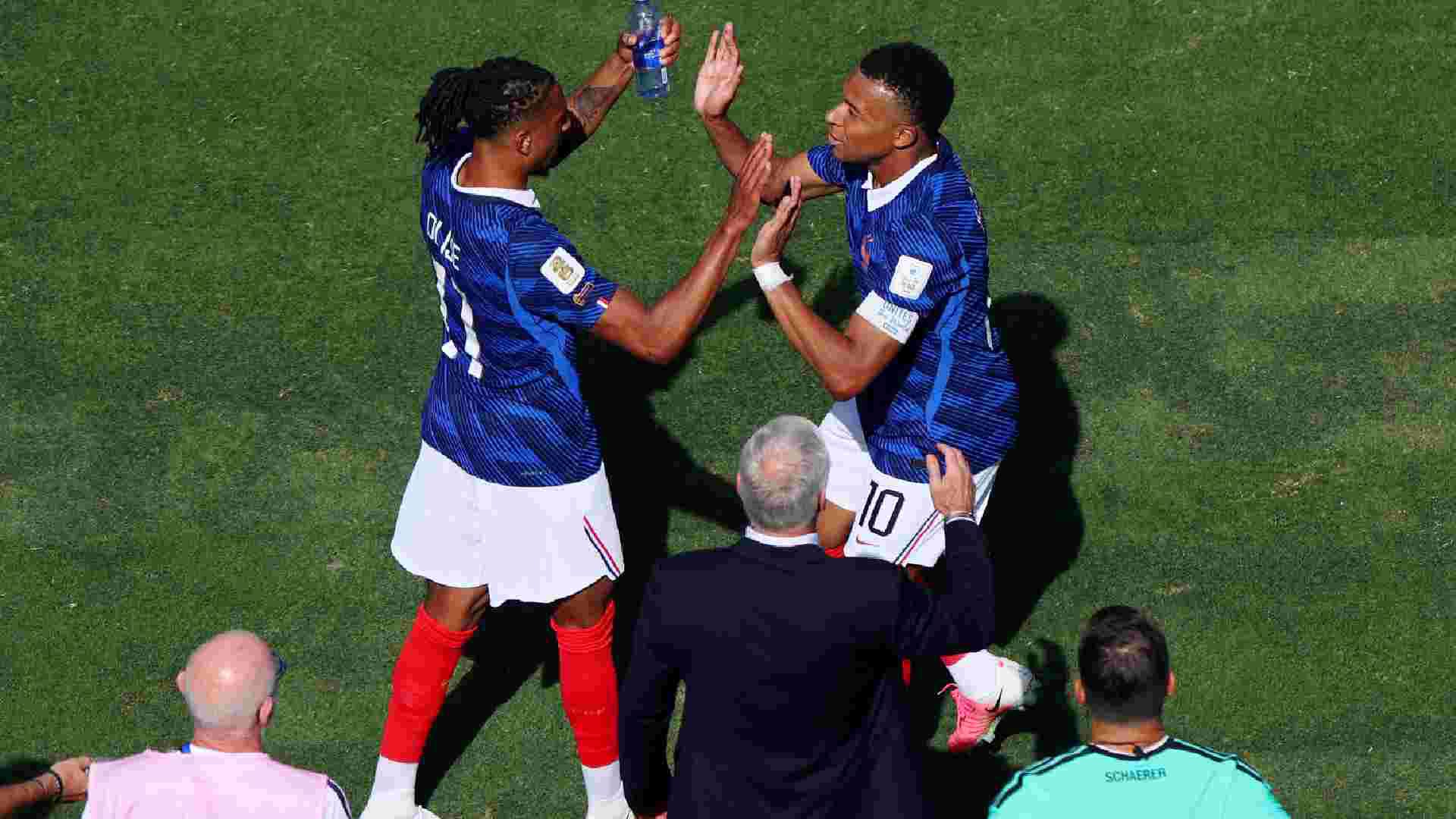 Le duo Mbappé-Olise fait briller les Bleus