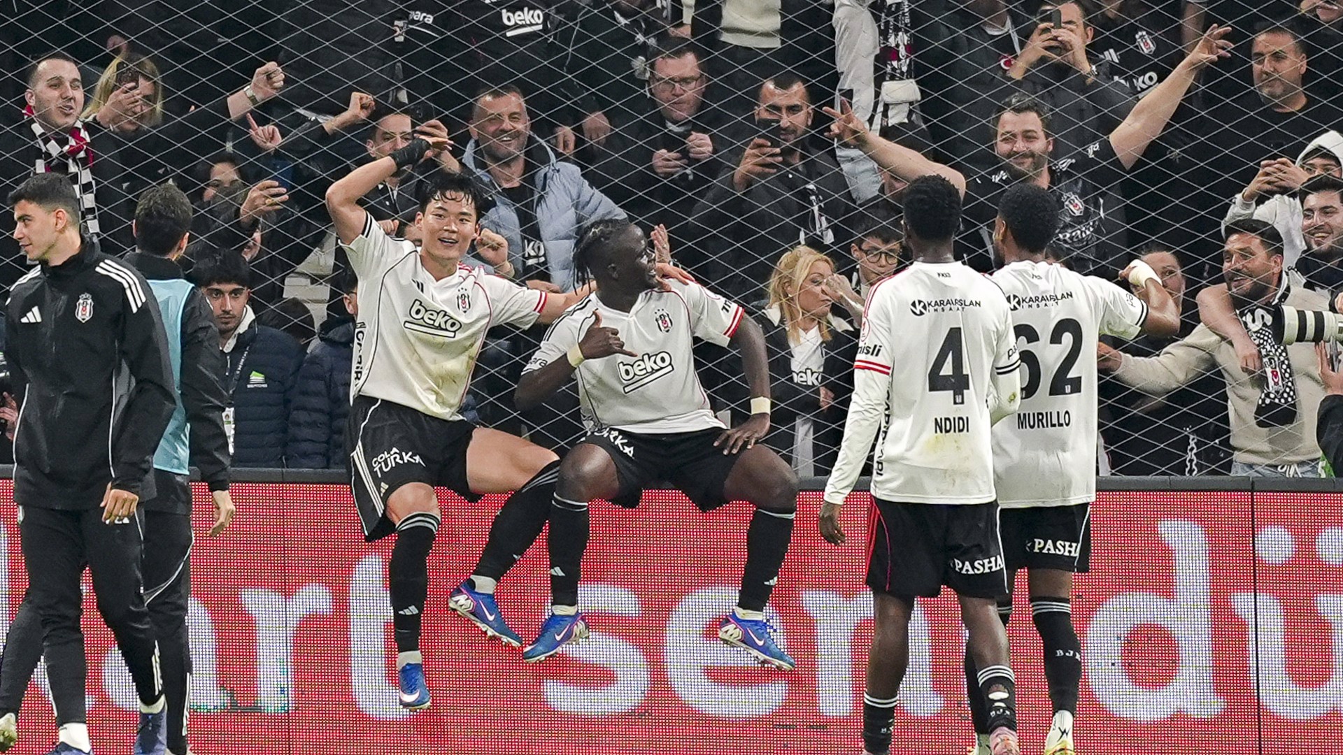 Yazarların Beşiktaş yorumları