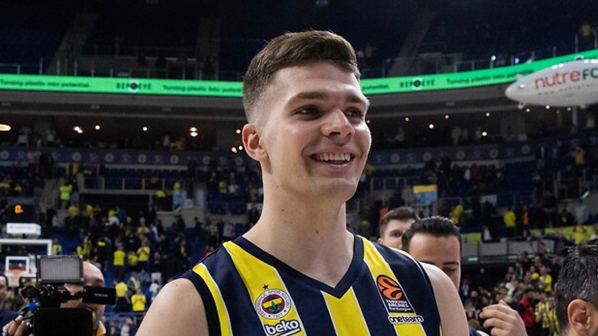 Biberovic kafa travması geçirdi