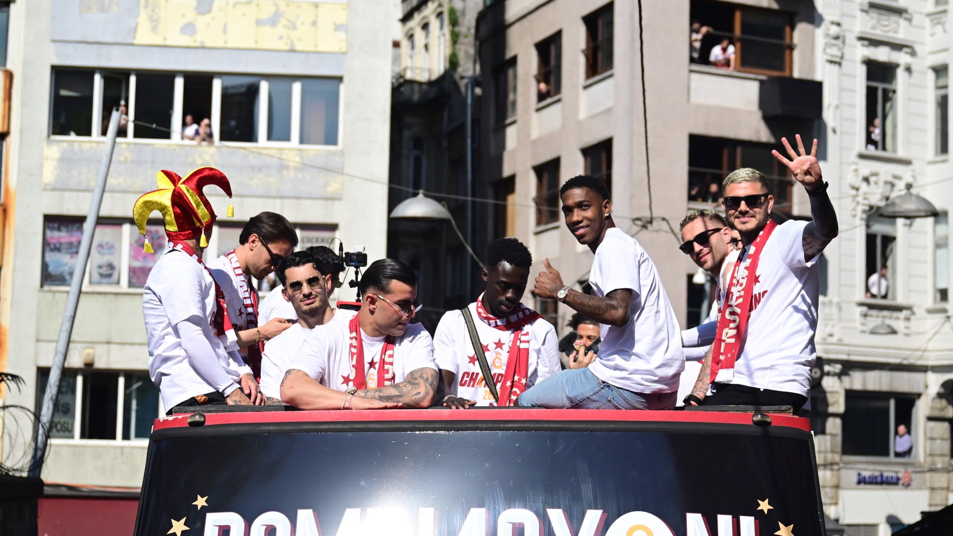 Galatasaray'ın şampiyonluk turu başladı