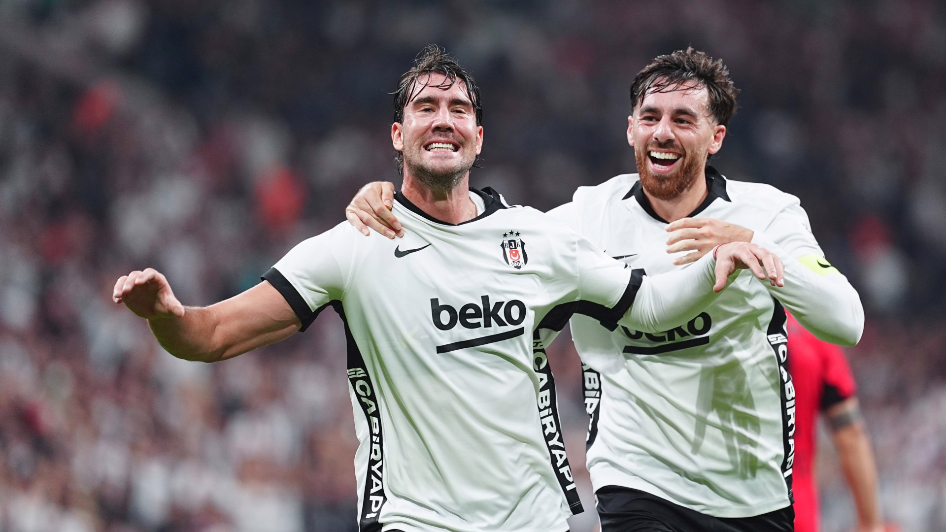 Yazarların Beşiktaş yorumları