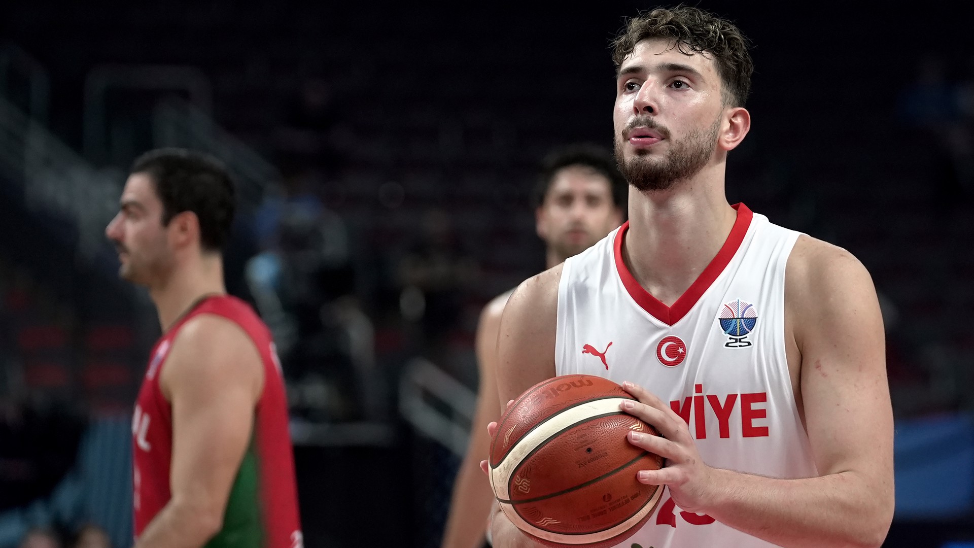 12 Dev Adam son 16 turunda