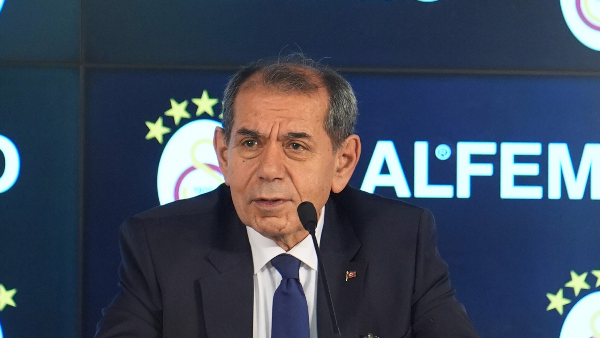 G.Saray'da tek aday Dursun Özbek