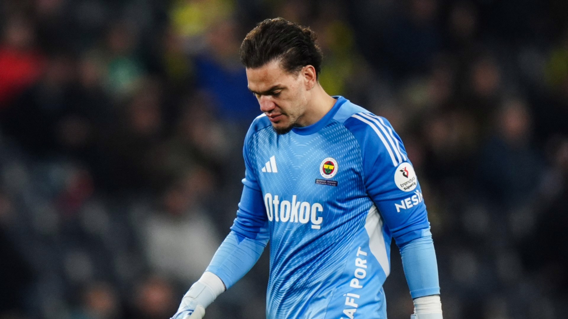Ederson kırmızı kart gördü