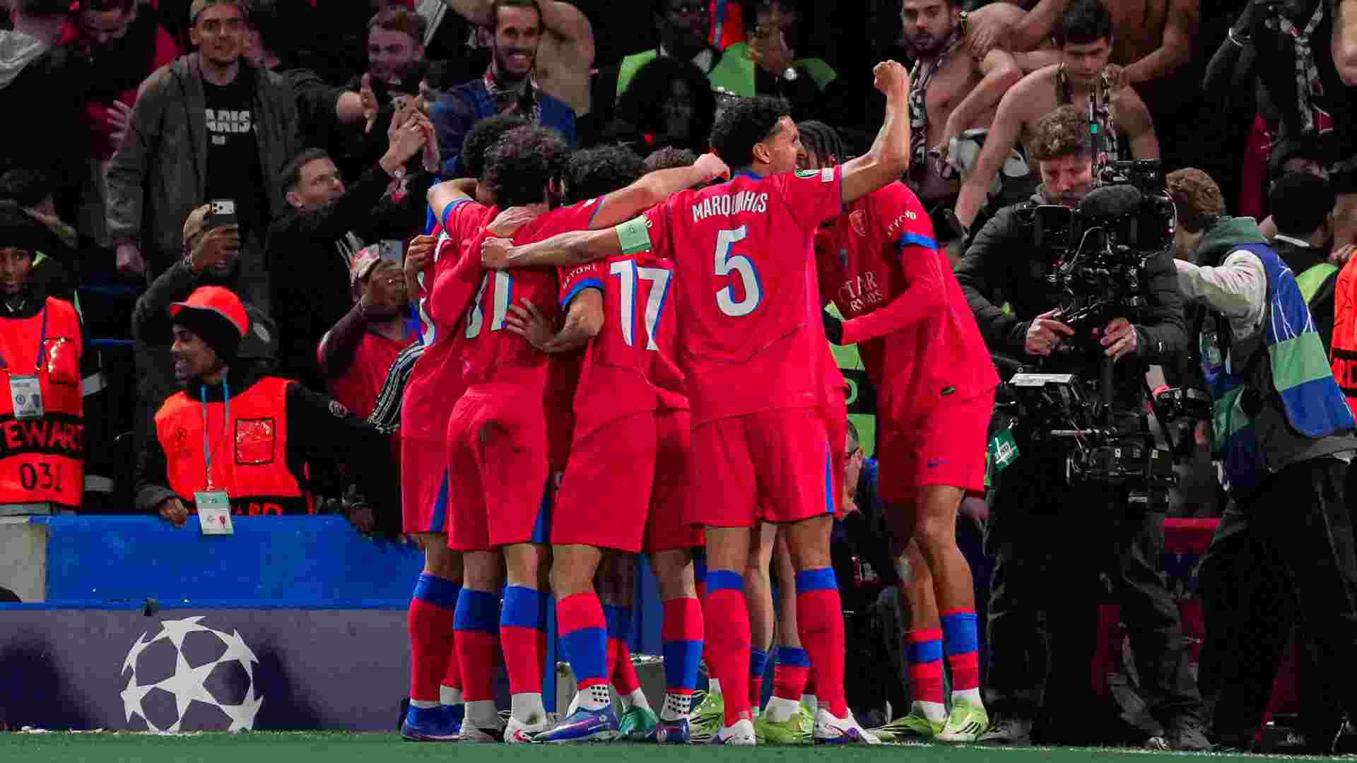 Paris se hisse en quarts de finale en sortant les Blues