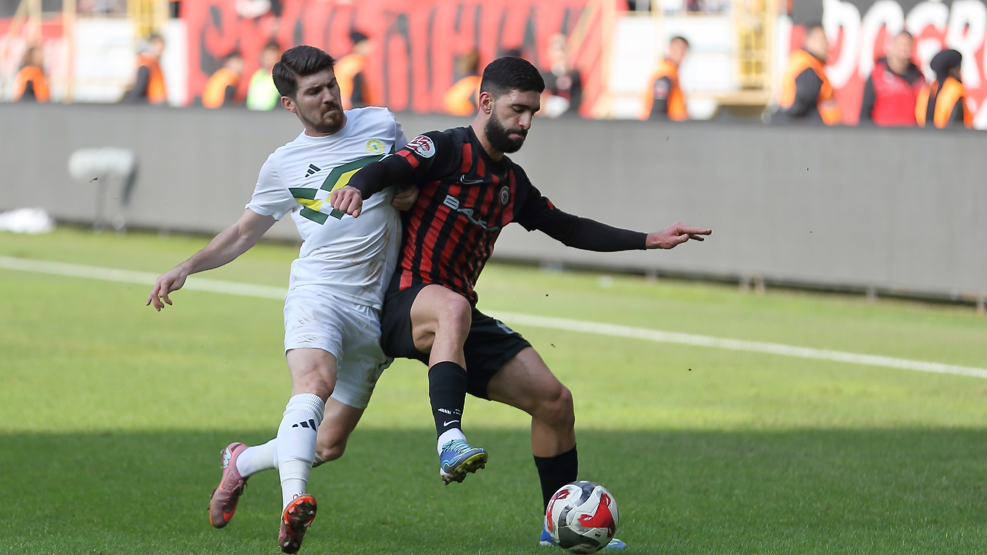 Süper Lig'in son takımı belli oluyor