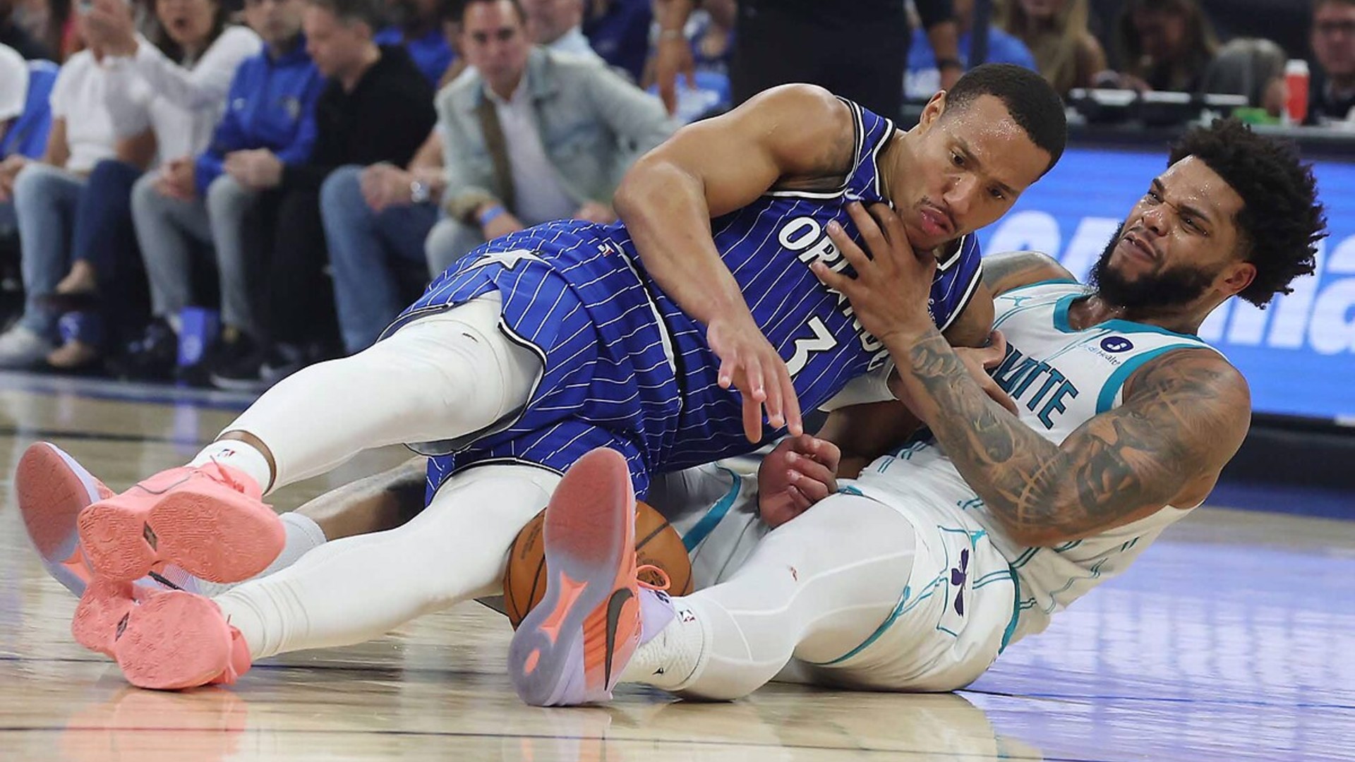 Suns ve Magic play-off biletini aldı