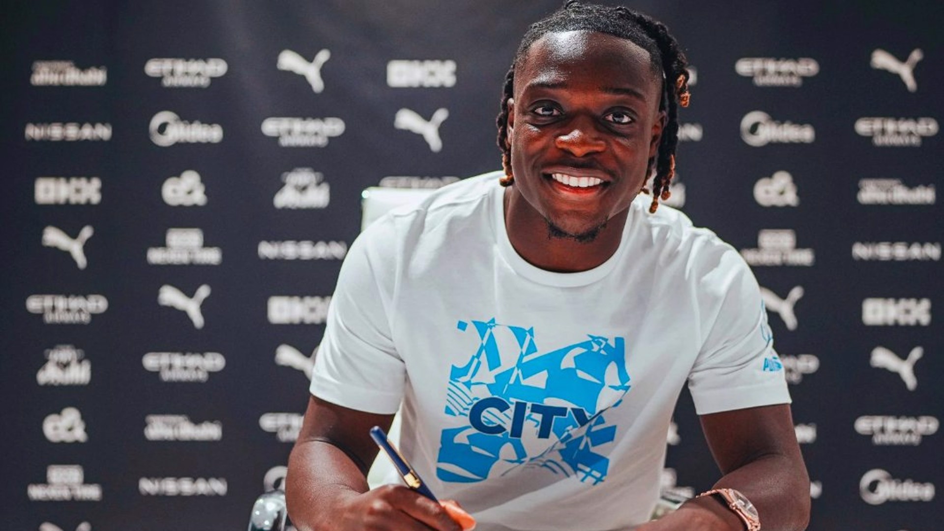 Jérémy Doku signe à Man City