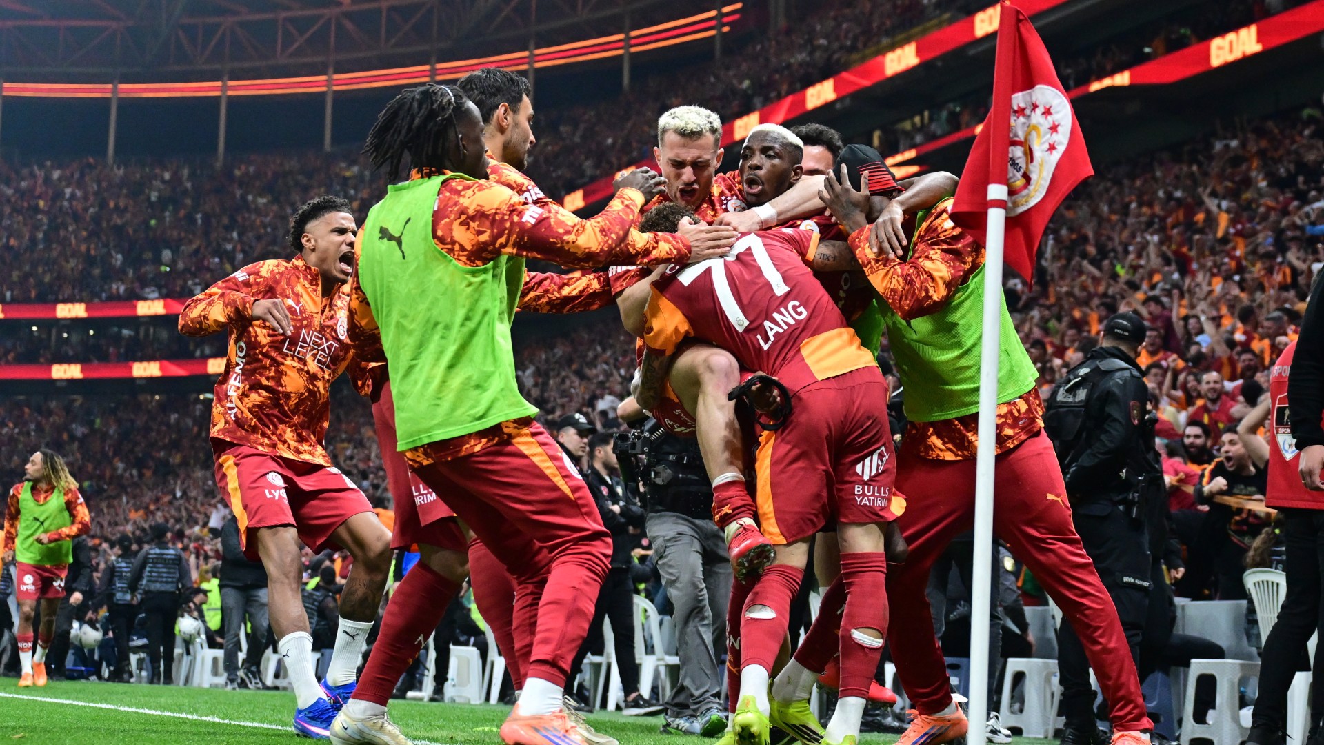 Şampiyonluk sonrası ilk açıklamalar