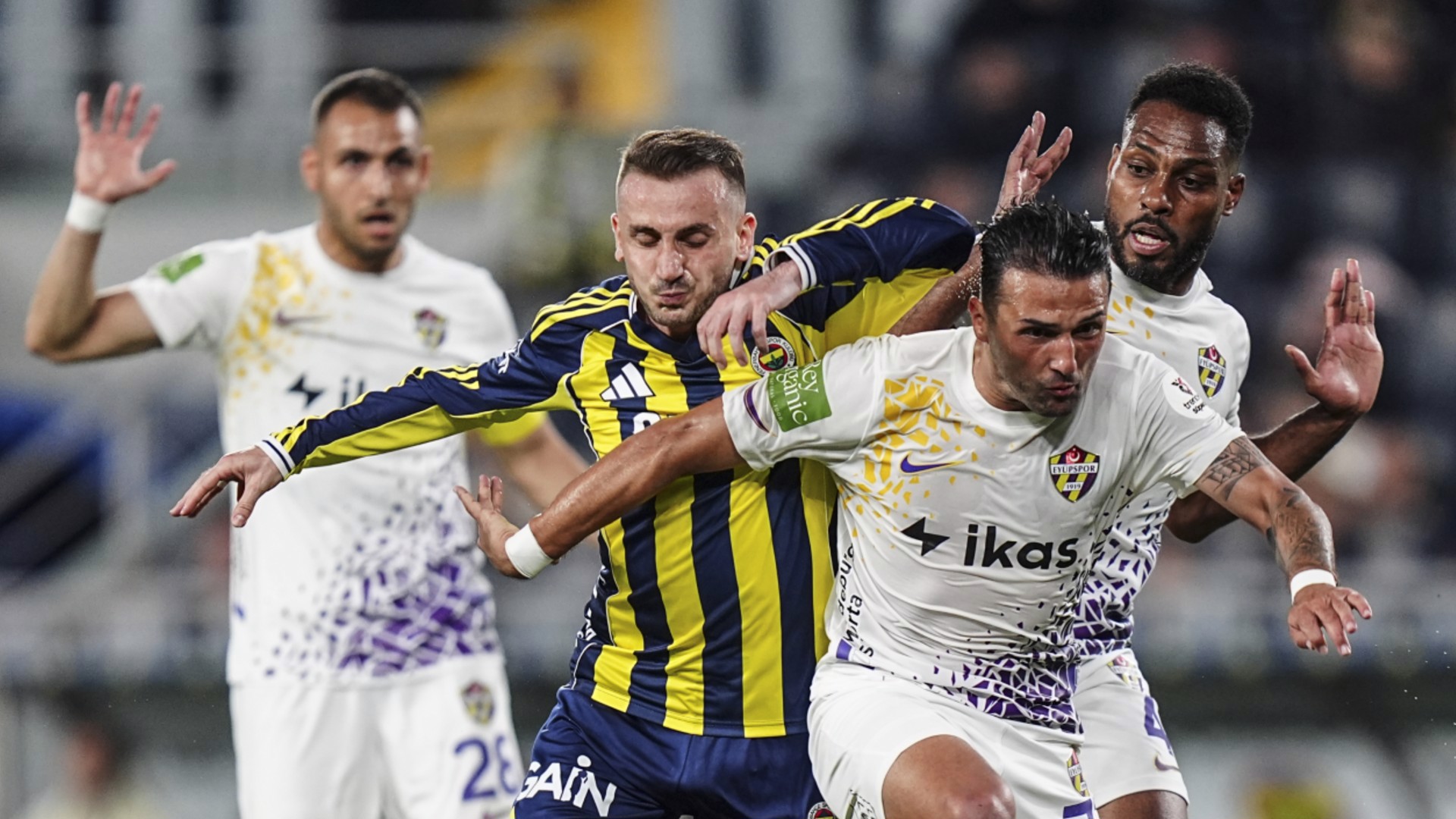 Fenerbahçe, Eyüpspor'la berabere kaldı
