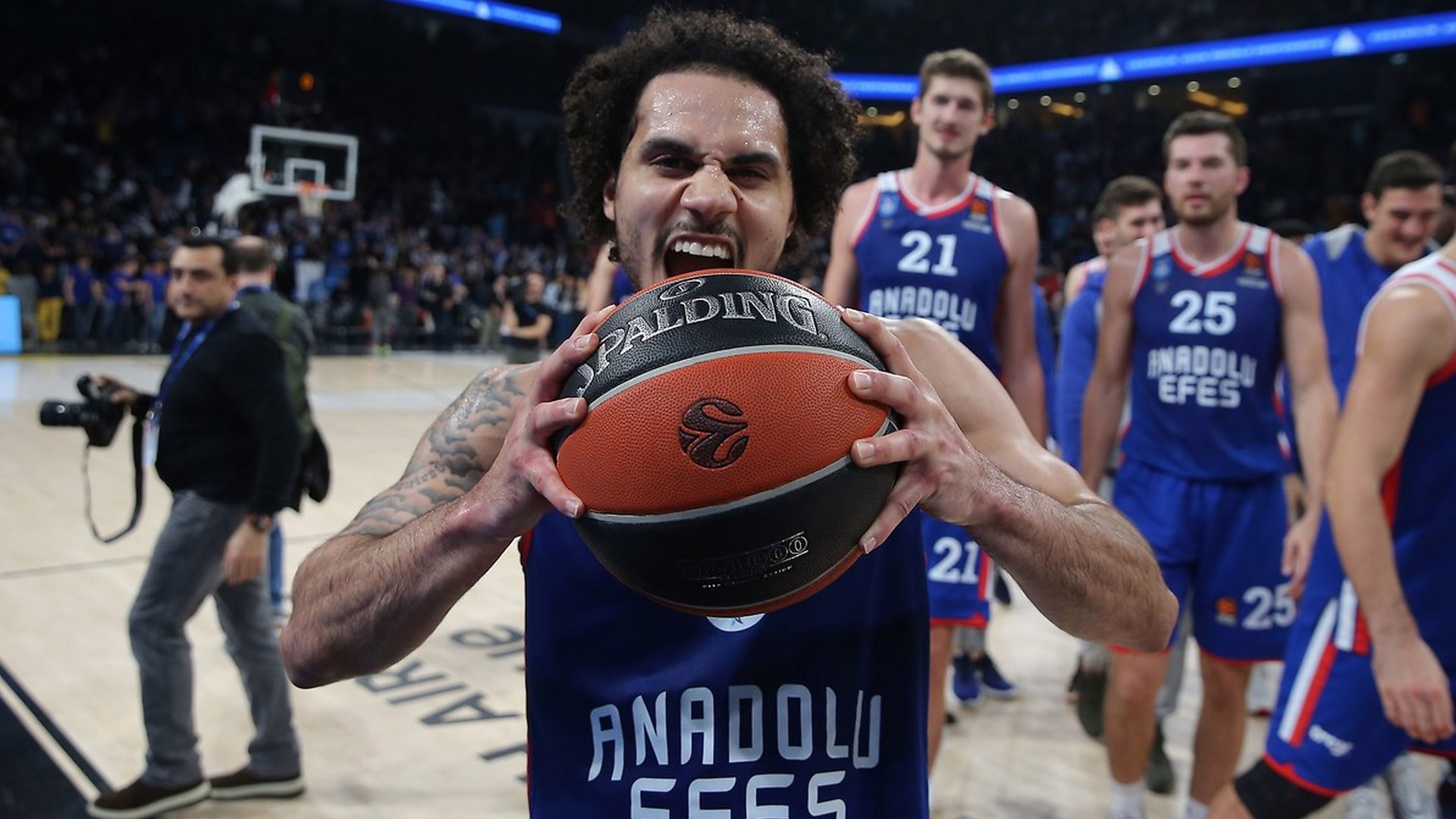 Basketbolda Türk takımları Avrupa'nın zirvesinde!