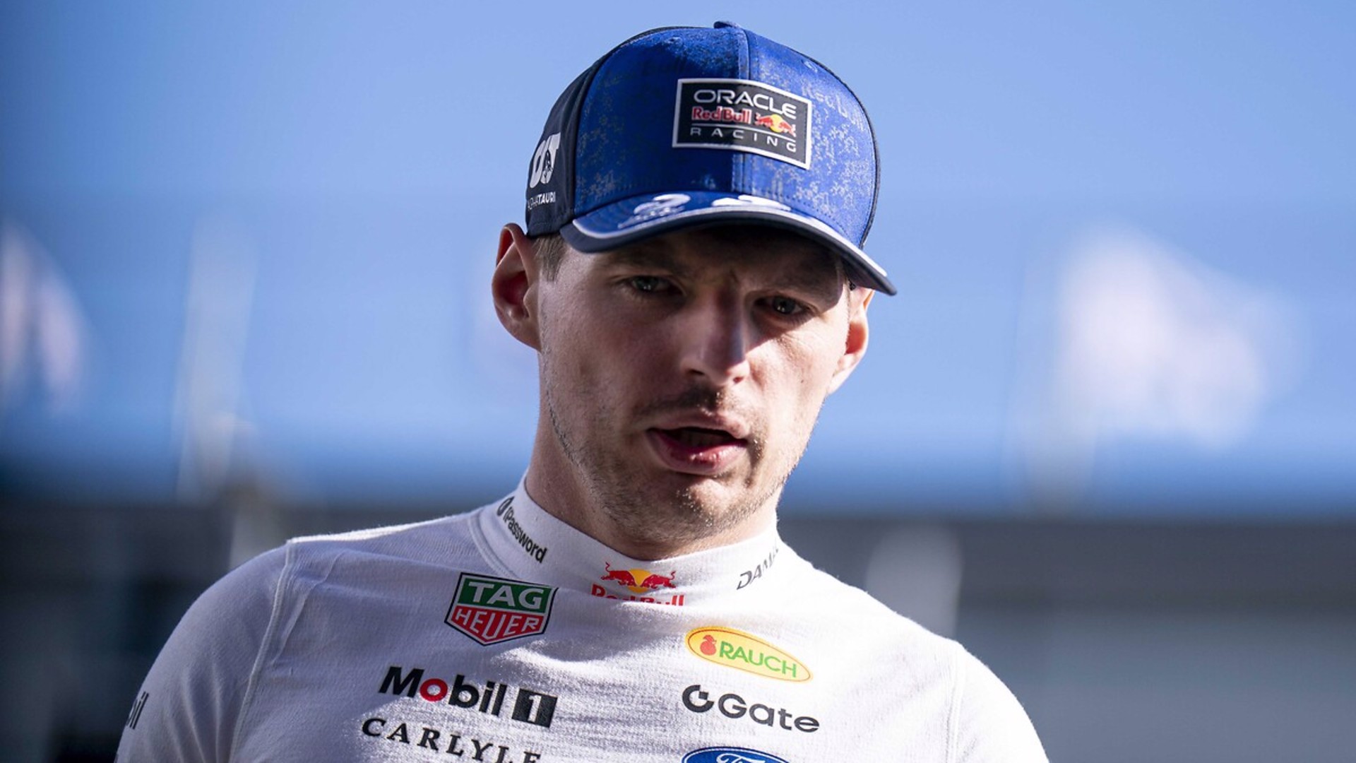 Verstappen gazeteciyi odadan kovdu