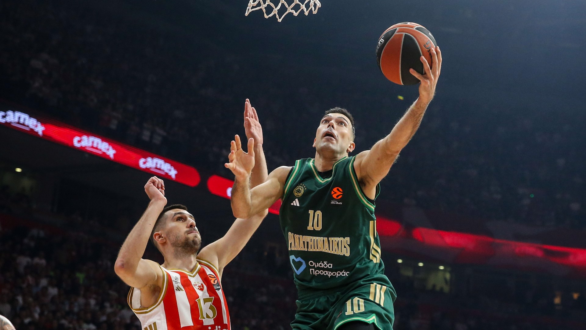 Sloukas sözleşmesini uzattı