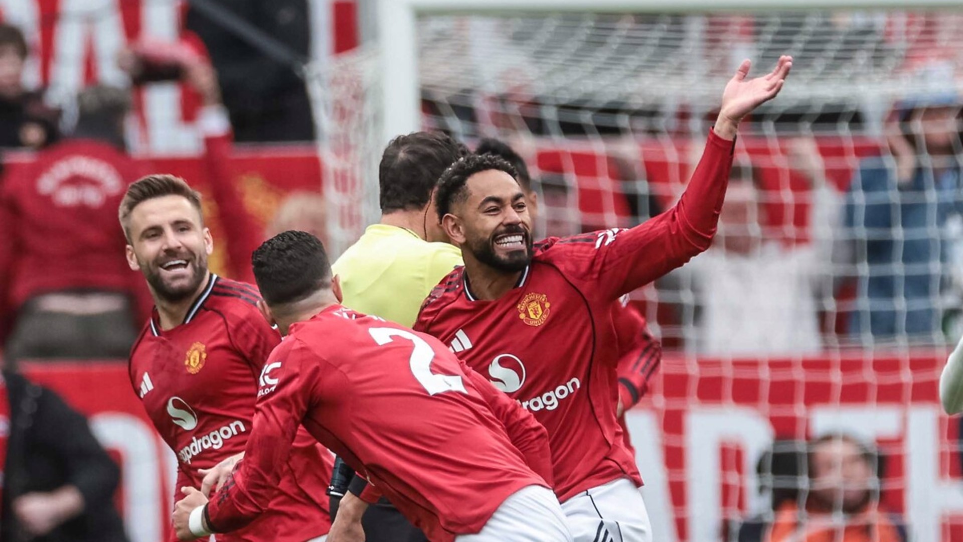 ManU, Devler Ligi'ni garantiledi