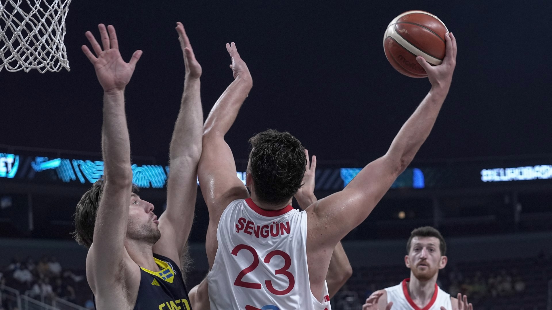 12 Dev Adam çeyrek finalde